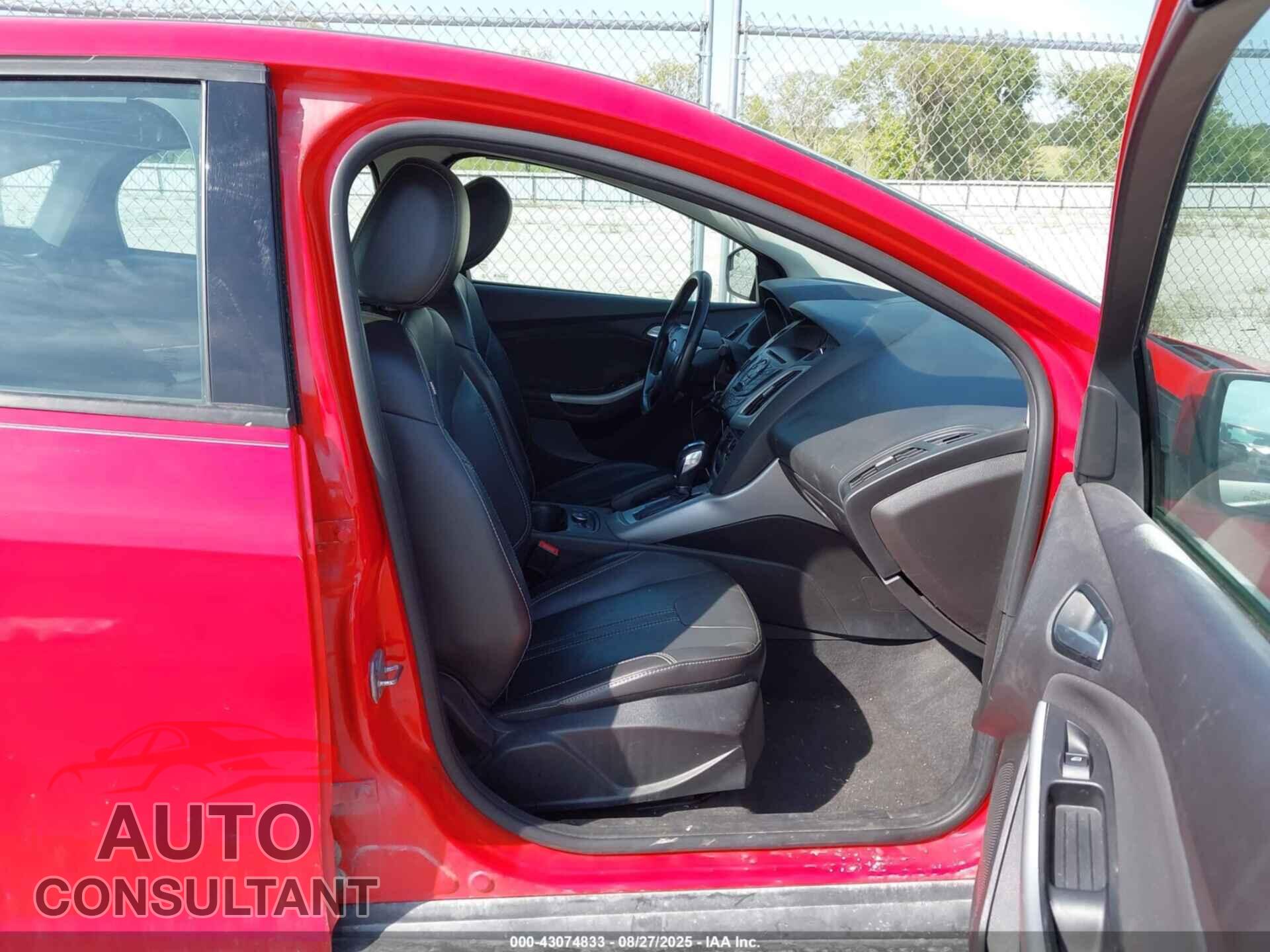 FORD FOCUS 2014 - 1FADP3F27EL258972