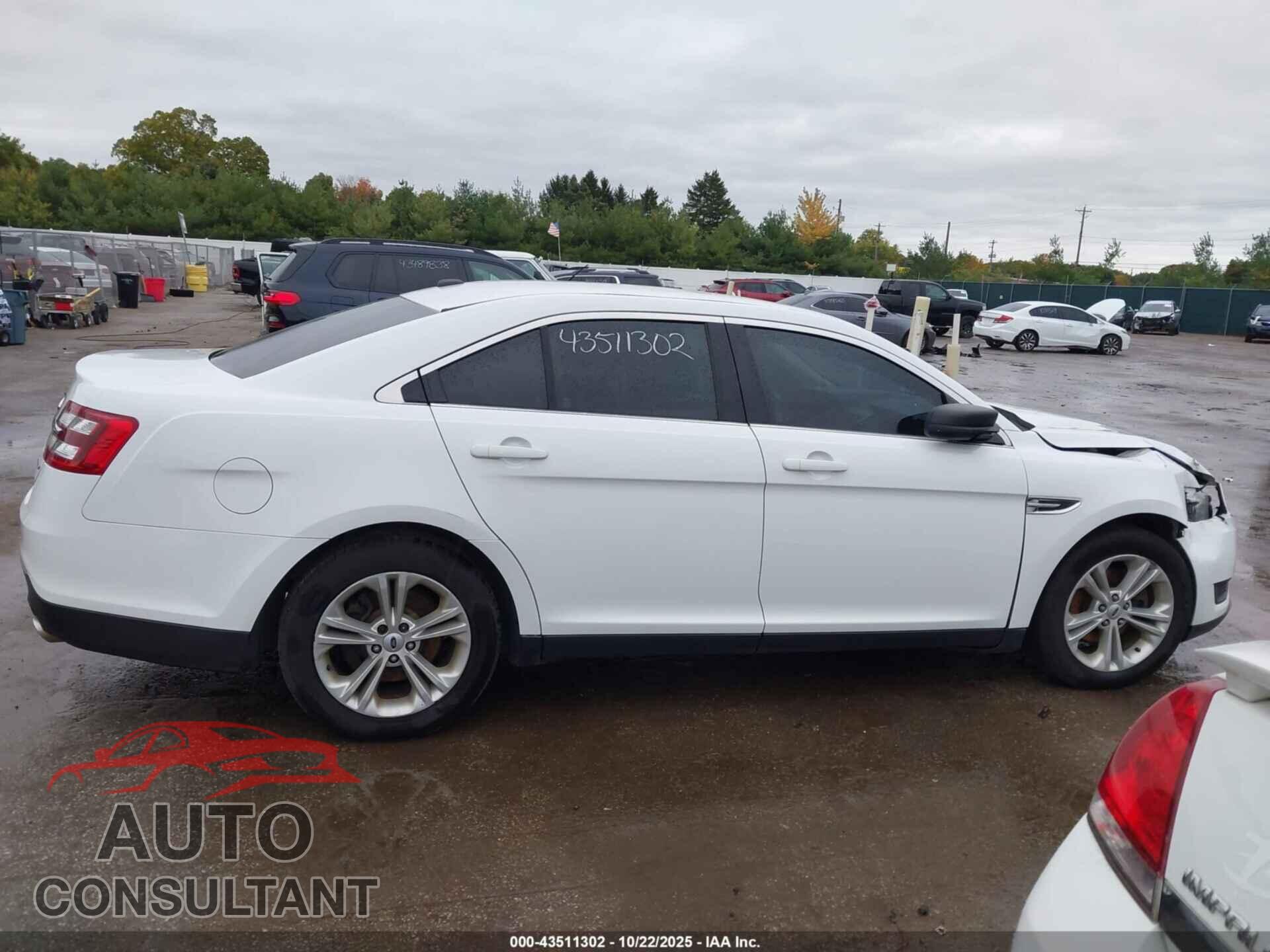 FORD TAURUS 2016 - 1FAHP2D82GG148376