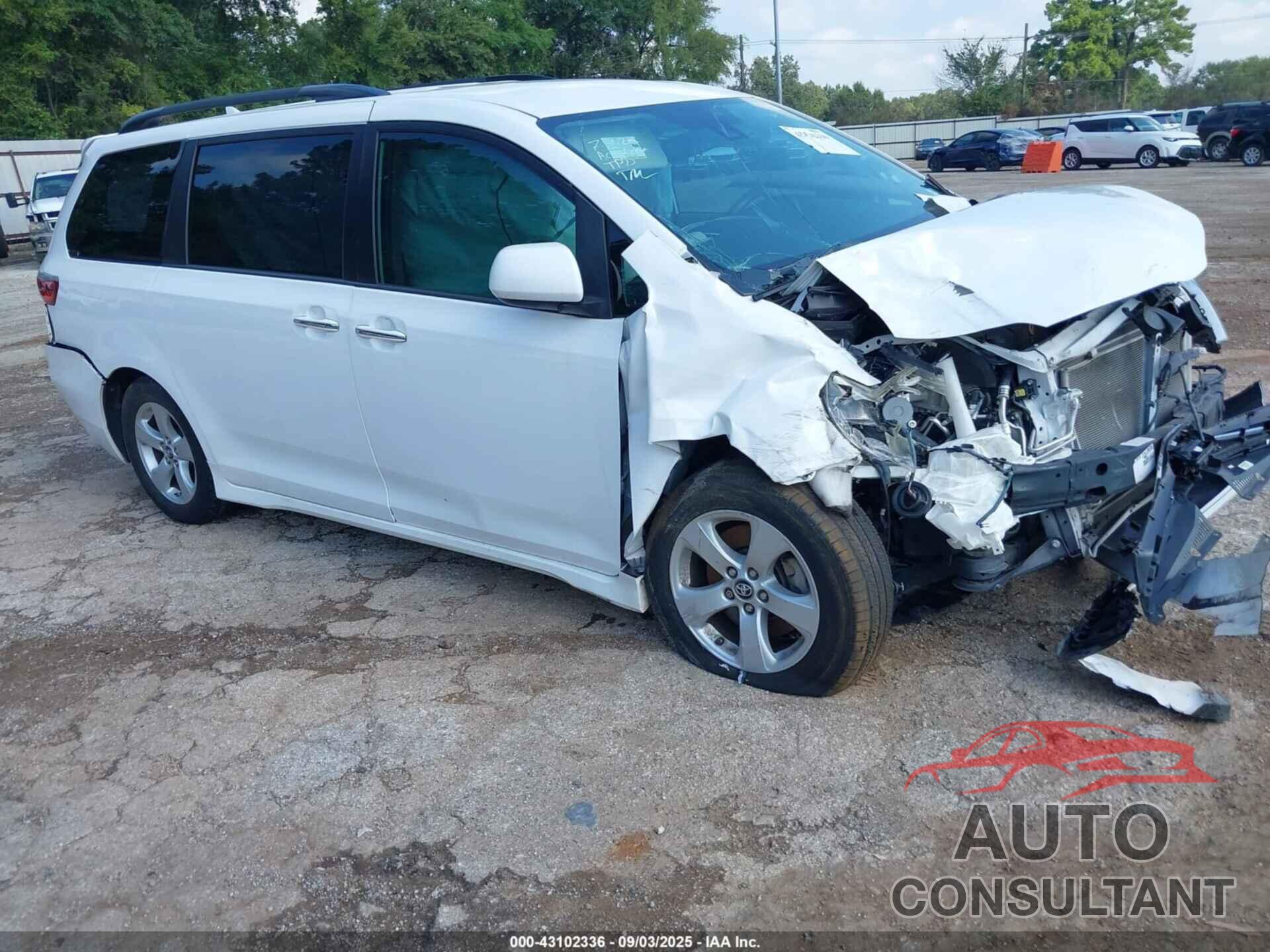 TOYOTA SIENNA 2019 - 5TDKZ3DC4KS967778