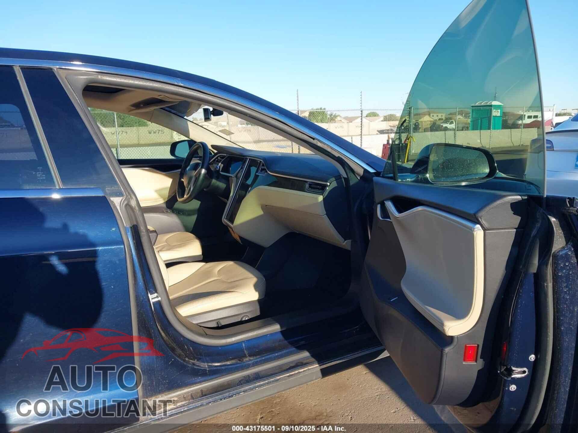 TESLA MODEL S 2013 - 5YJSA1AG3DFP04871