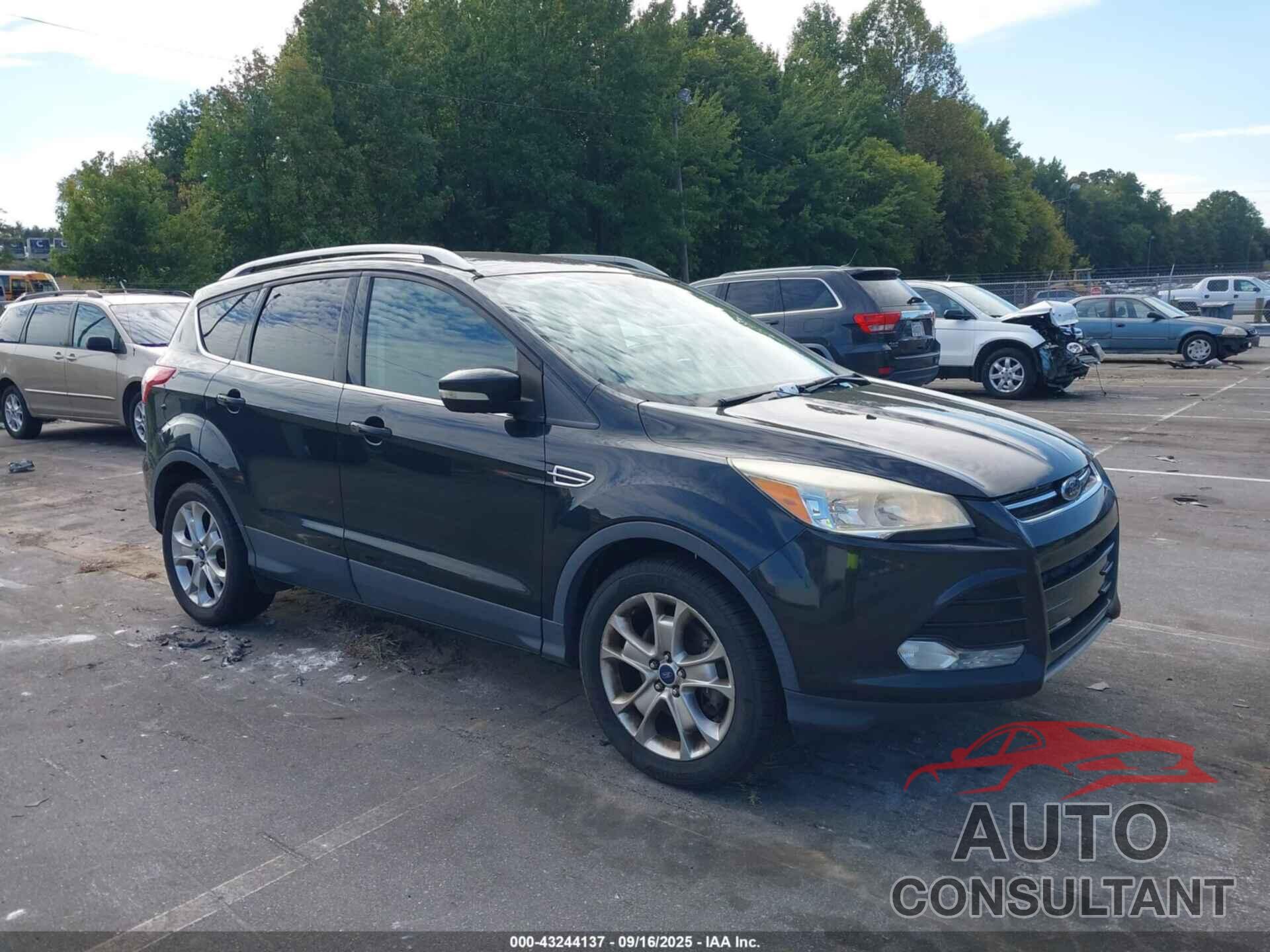 FORD ESCAPE 2015 - 1FMCU0J96FUA19986