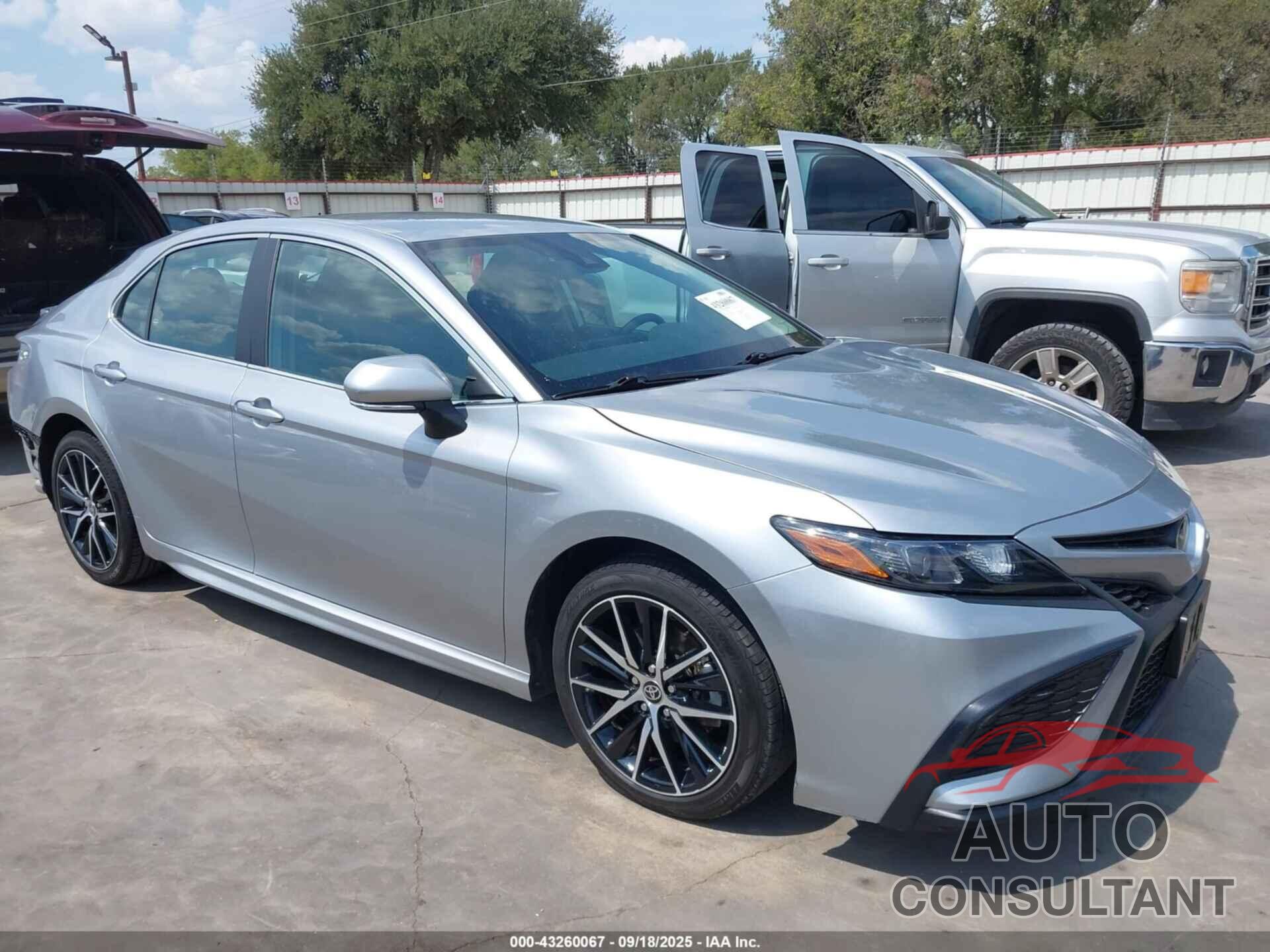 TOYOTA CAMRY 2023 - 4T1G11AK0PU183125