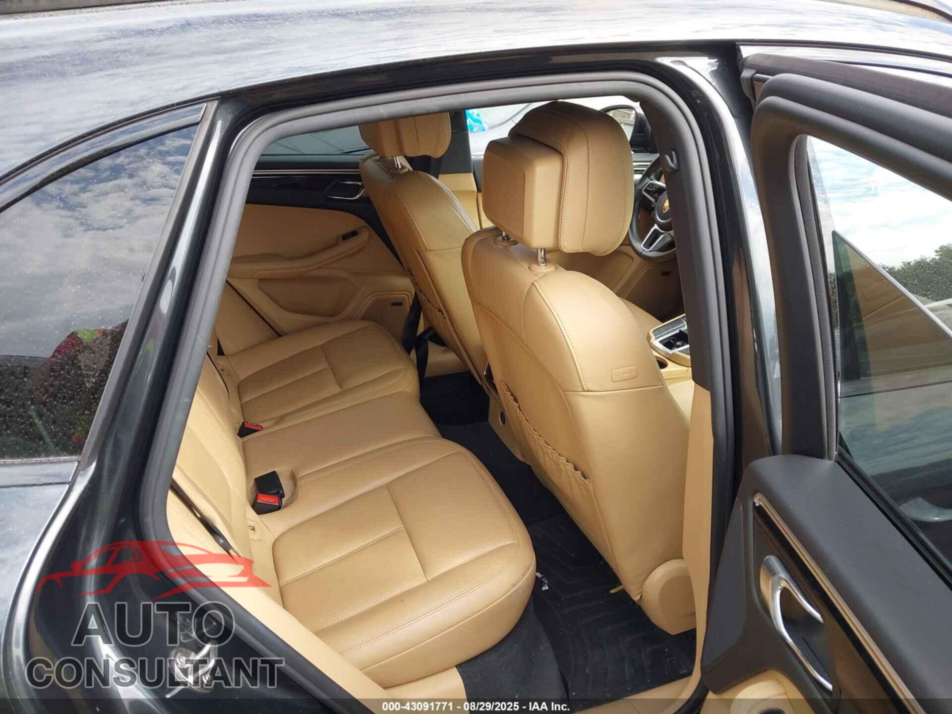 PORSCHE MACAN 2017 - WP1AB2A56HLB19698