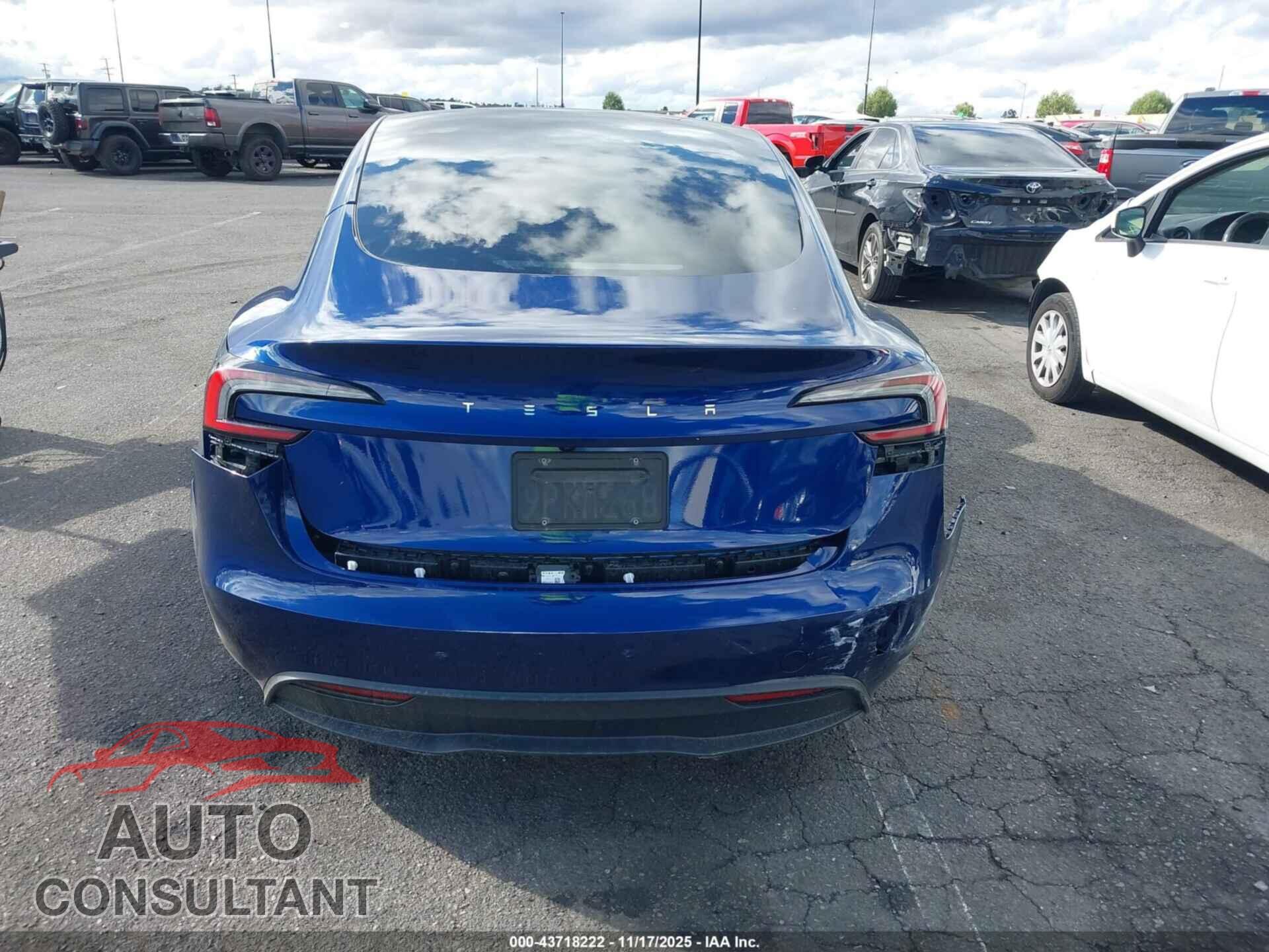 TESLA MODEL 3 2024 - 5YJ3E1EA4RF871245