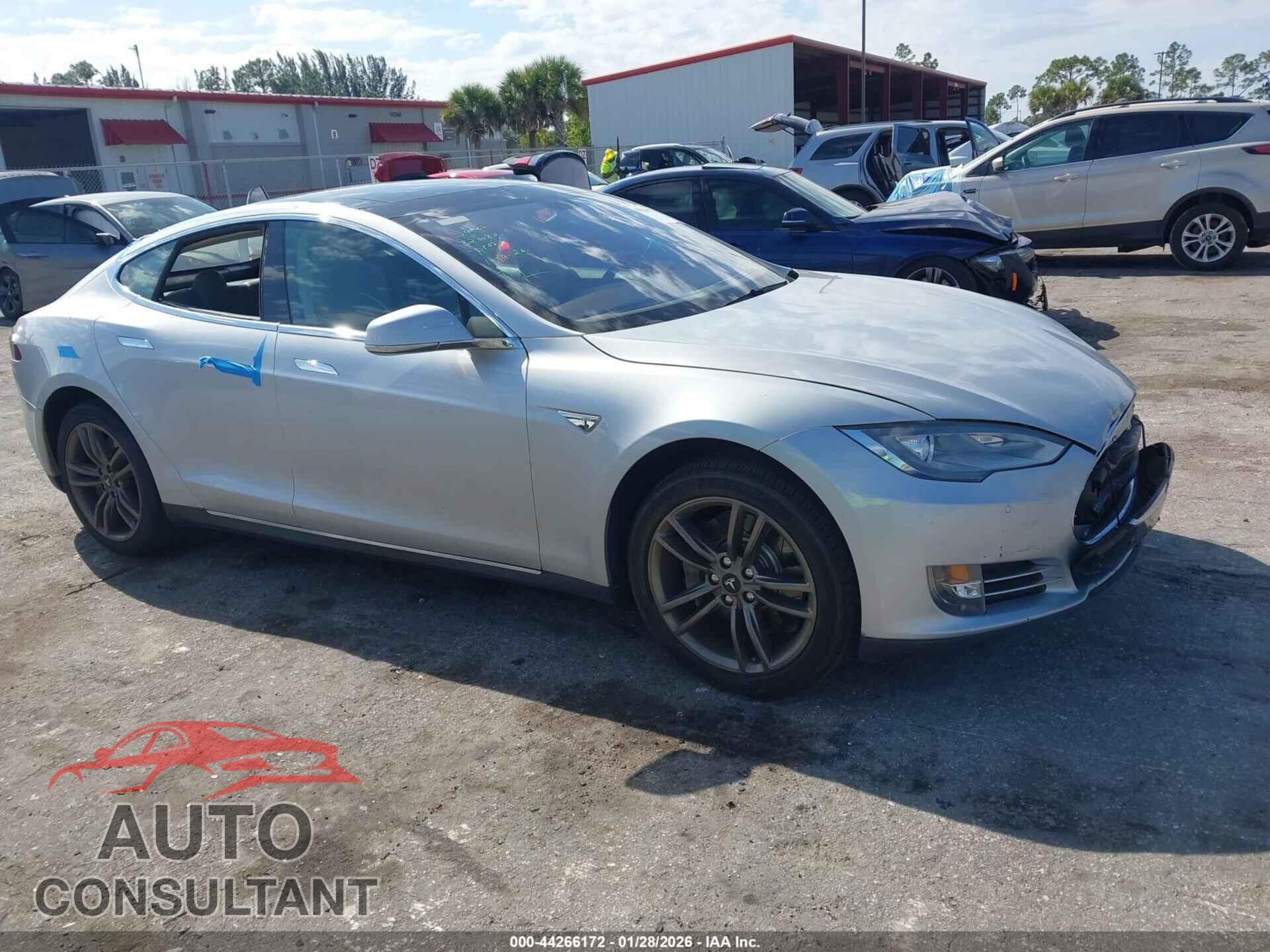 TESLA MODEL S 2014 - 5YJSA1H1XEFP28586