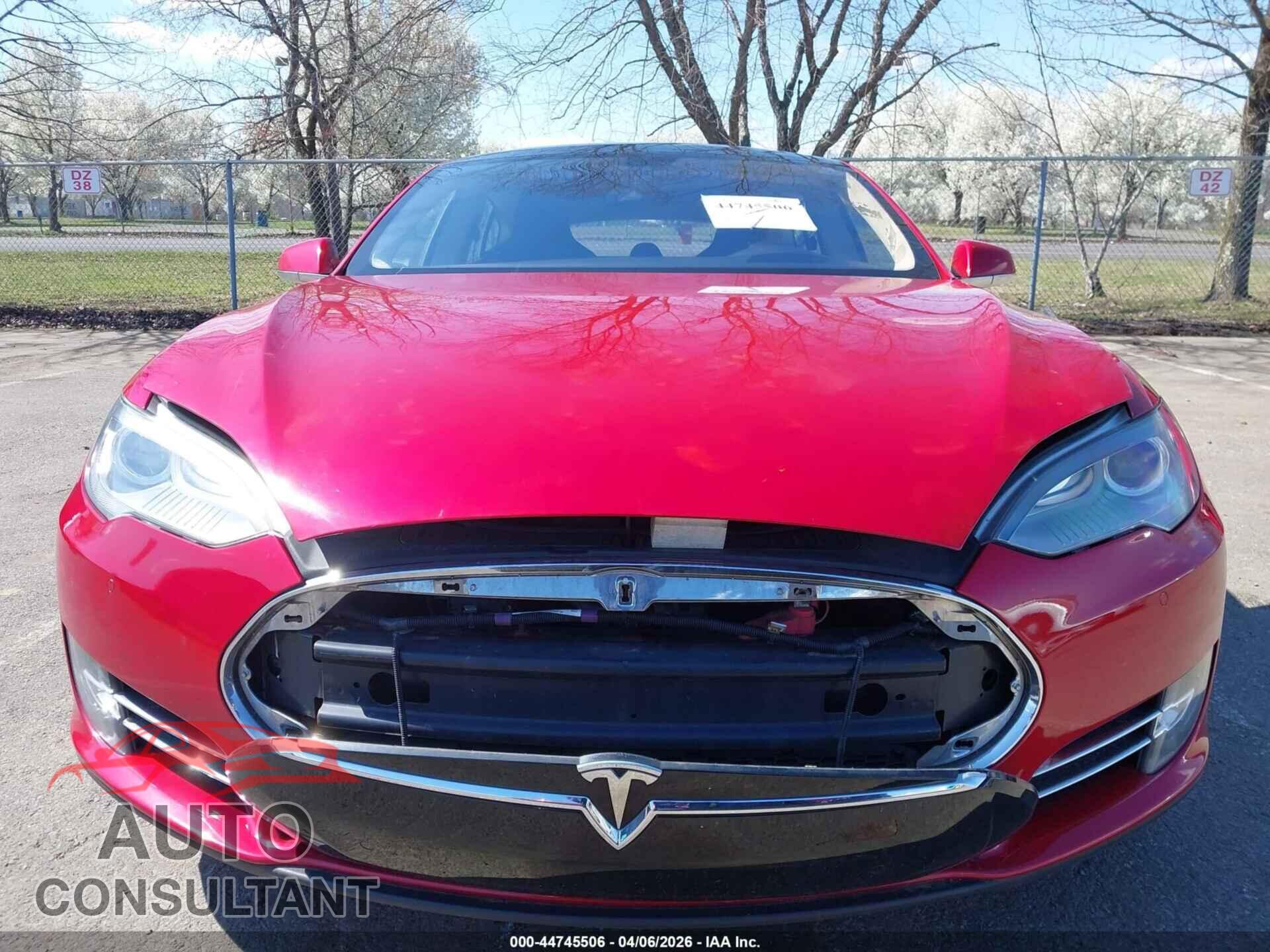 TESLA MODEL S 2013 - 5YJSA1CN1DFP24709