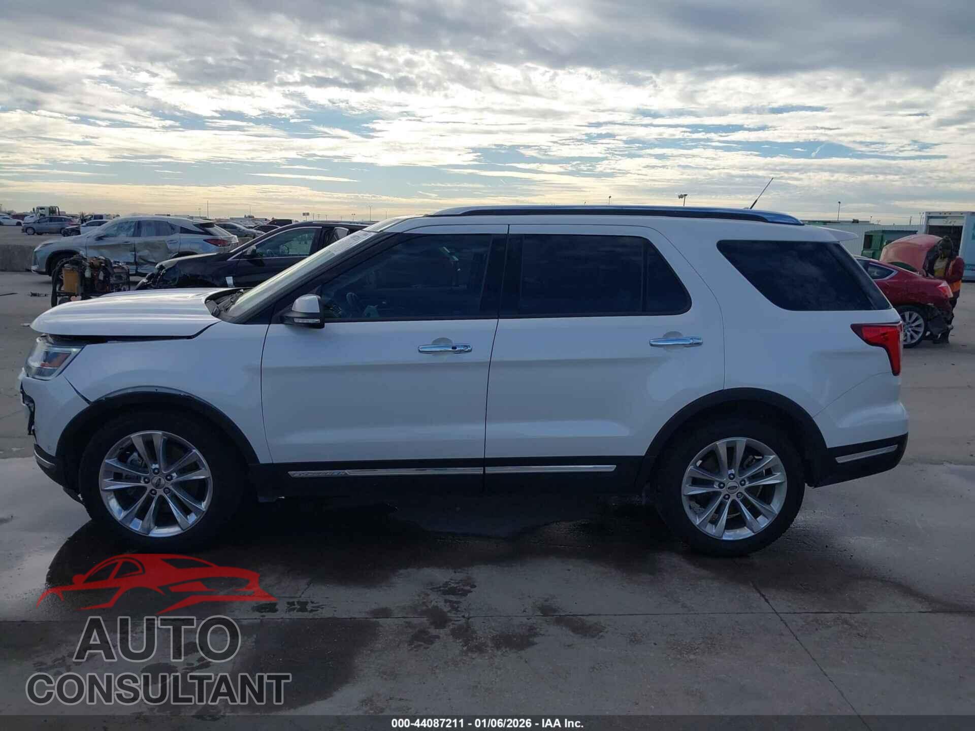 FORD EXPLORER 2018 - 1FM5K7F83JGB77619