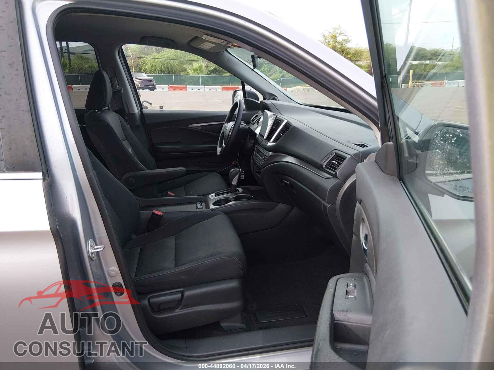 HONDA RIDGELINE 2017 - 5FPYK2F41HB011676