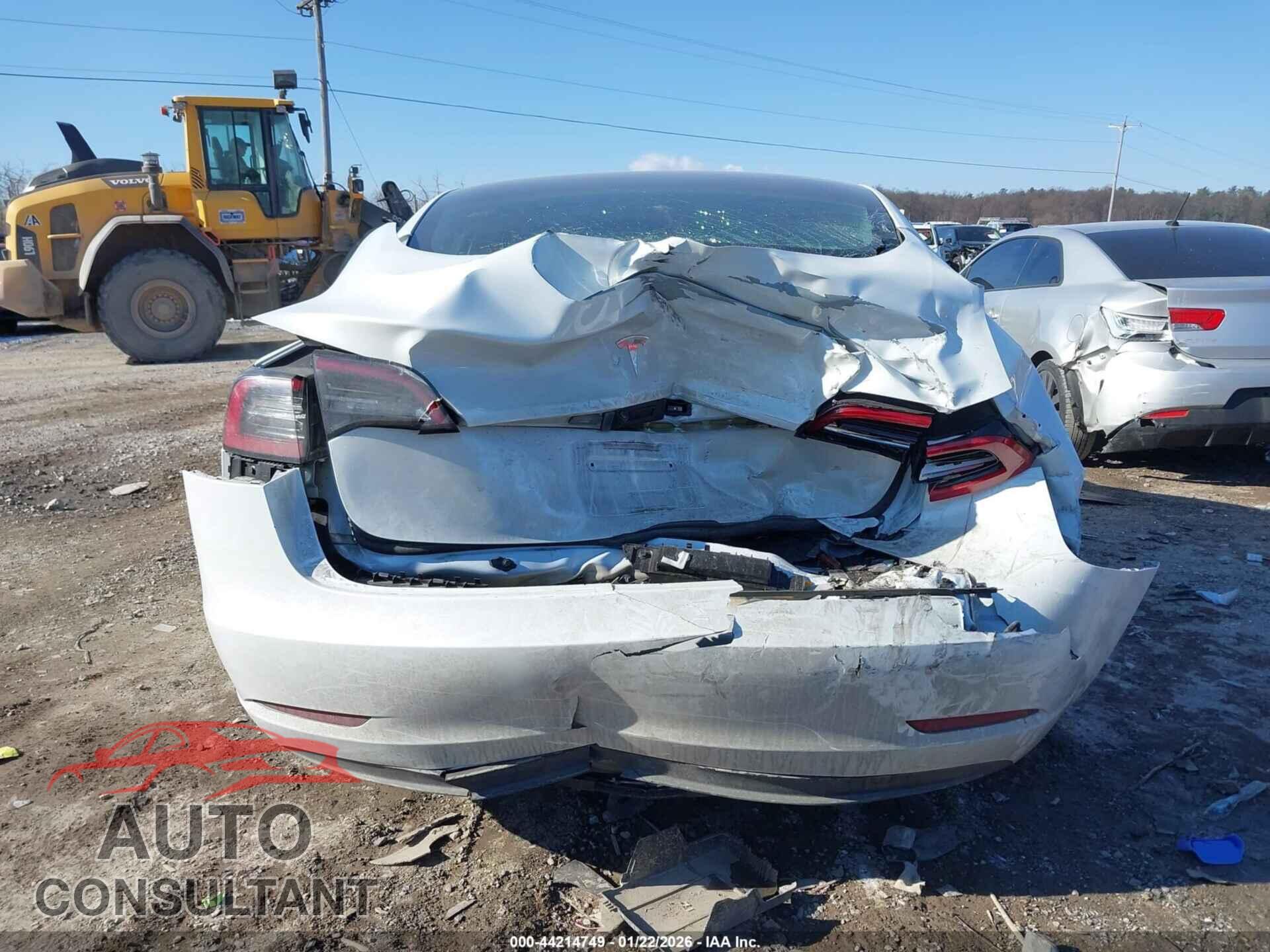 TESLA MODEL 3 2023 - 5YJ3E1EA5PF570979