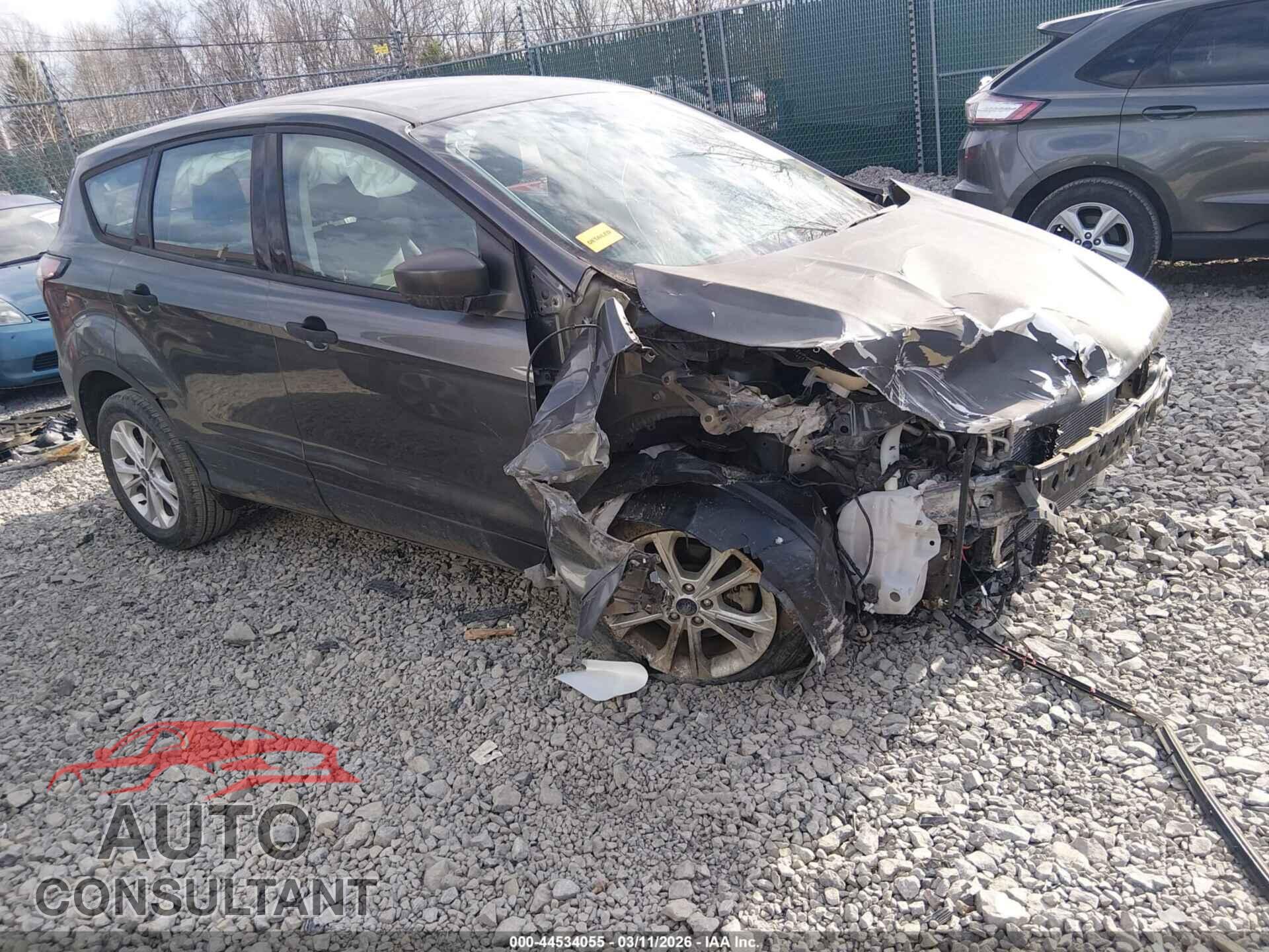 FORD ESCAPE 2017 - 1FMCU0F77HUB77294