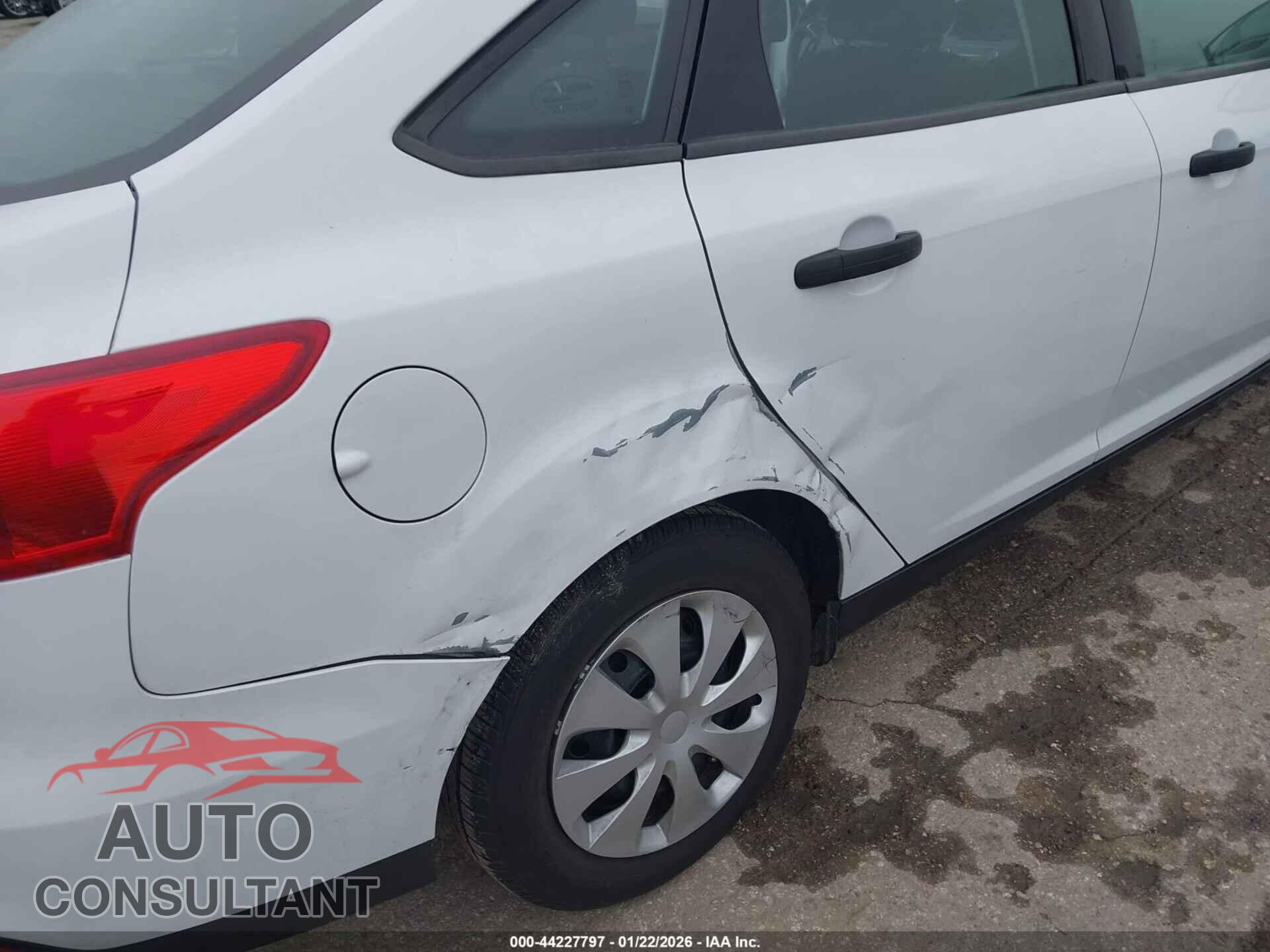 FORD FOCUS 2017 - 1FADP3E21HL307587