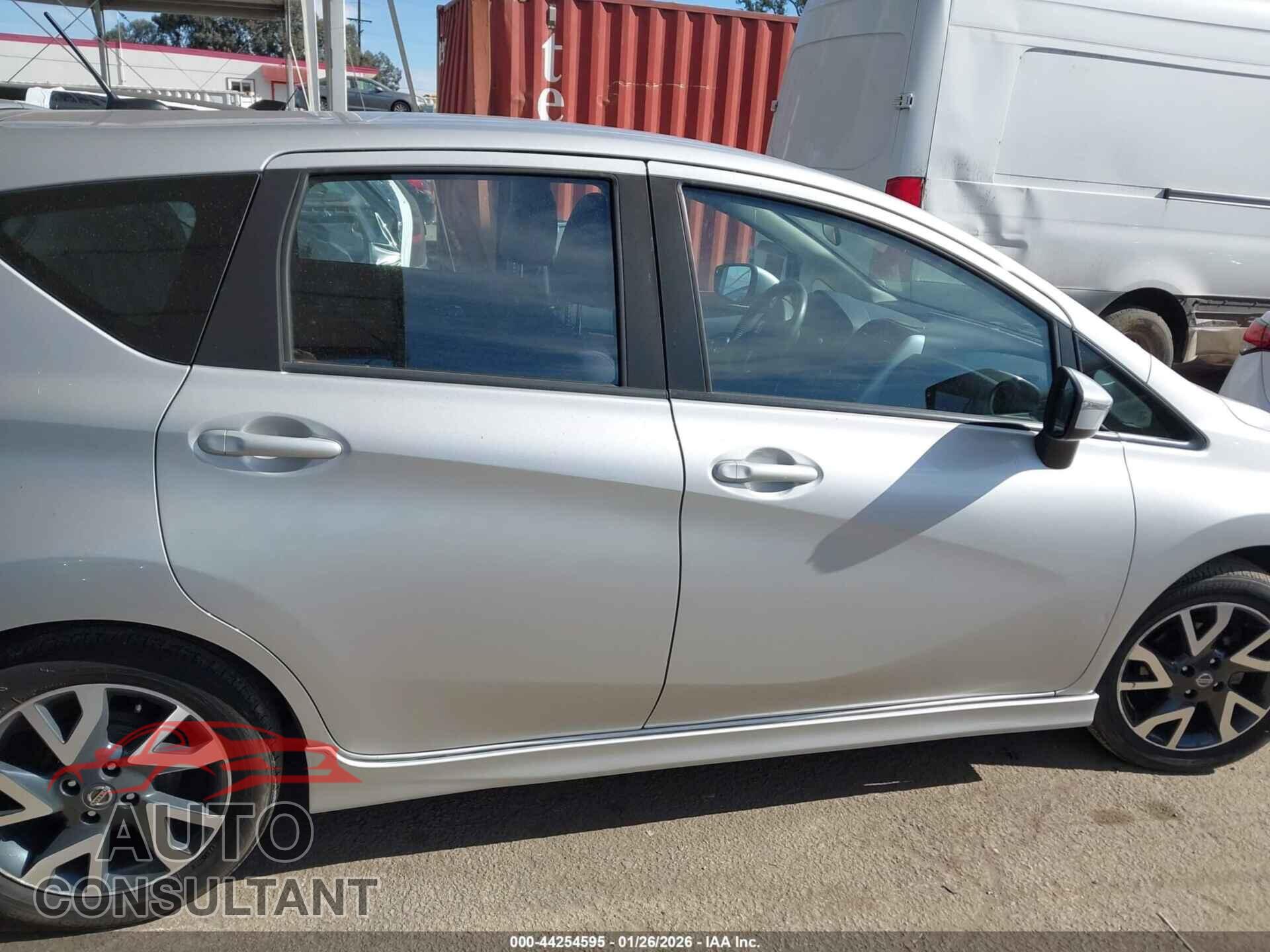 NISSAN VERSA NOTE 2017 - 3N1CE2CP0HL352127