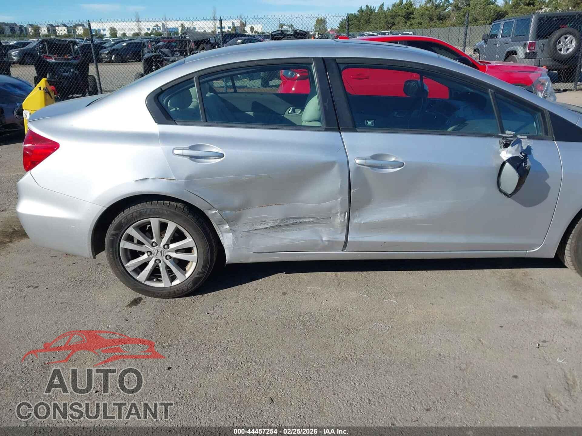 HONDA CIVIC 2012 - 19XFB2F84CE335903
