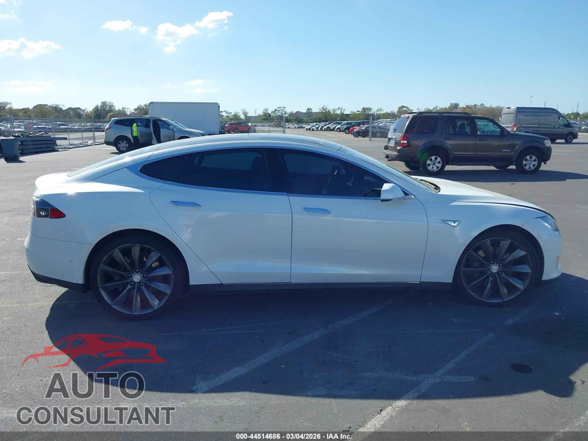 TESLA MODEL S 2015 - 5YJSA1E29FF118290