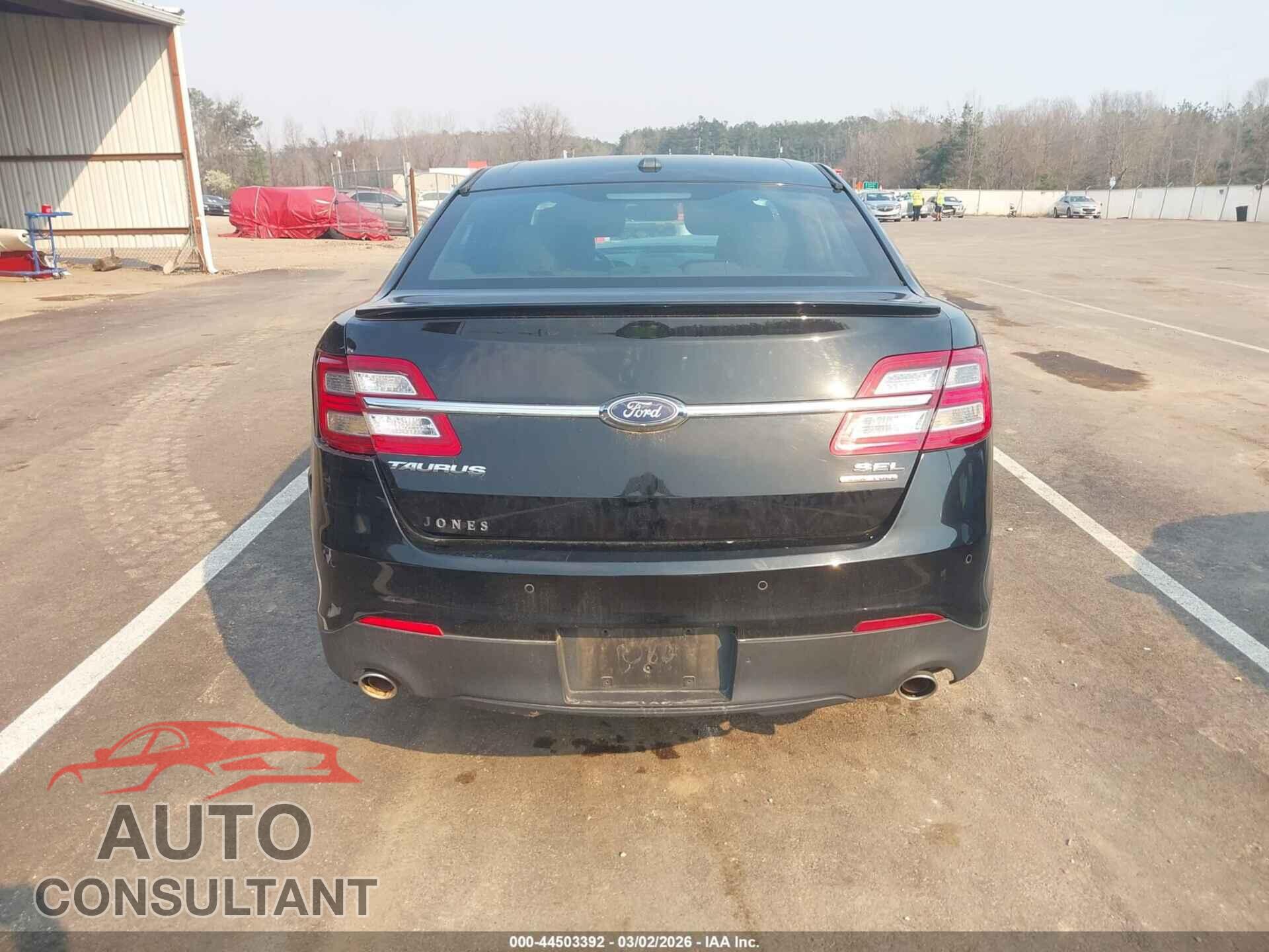 FORD TAURUS 2018 - 1FAHP2E80JG115060