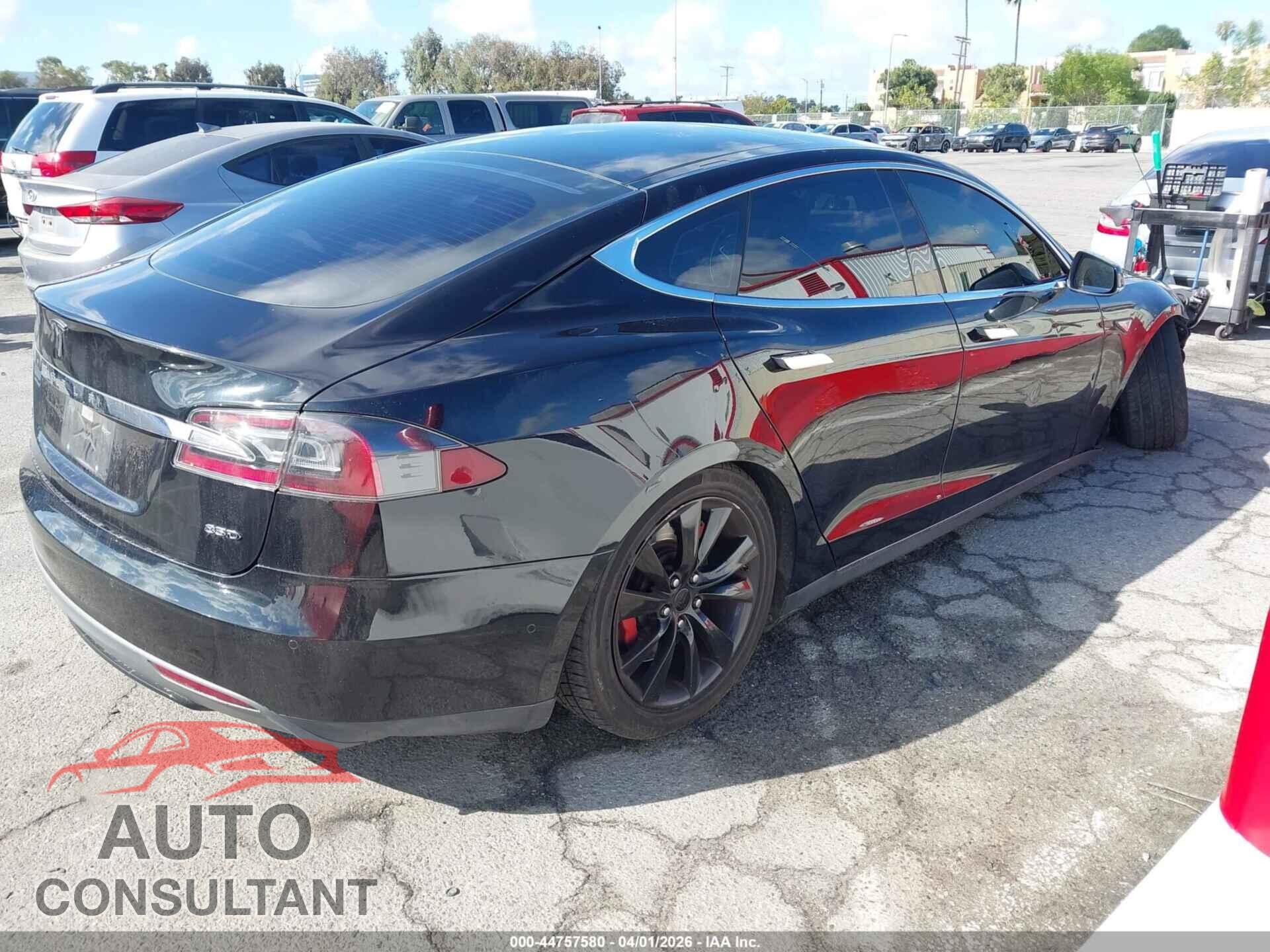 TESLA MODEL S 2015 - 5YJSA1H24FF092726