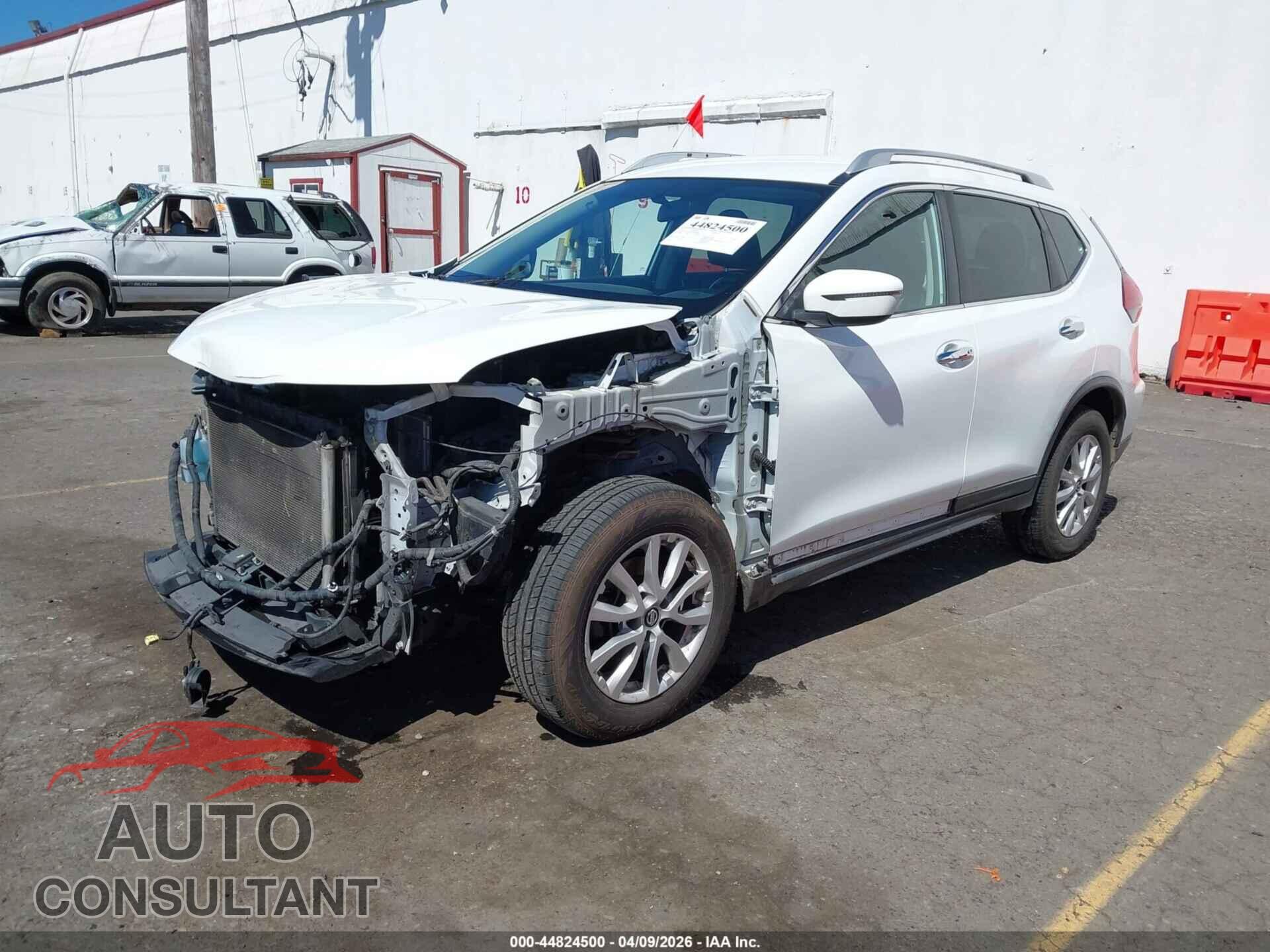 NISSAN ROGUE 2017 - KNMAT2MVXHP609869