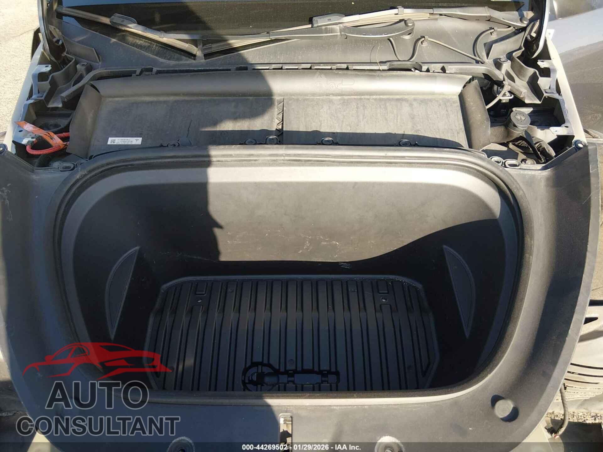 TESLA MODEL Y 2023 - 7SAYGDEE1PF882742