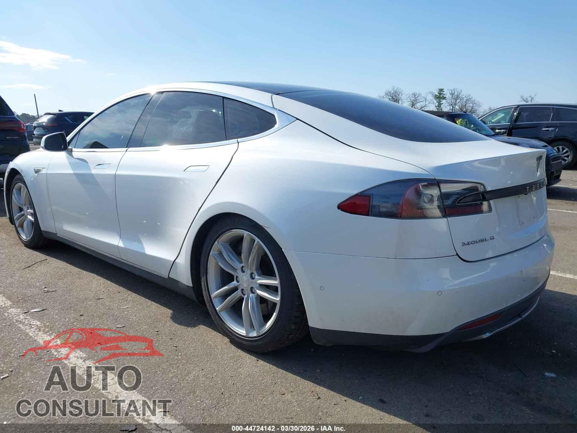 TESLA MODEL S 2015 - 5YJSA1E27FF108857