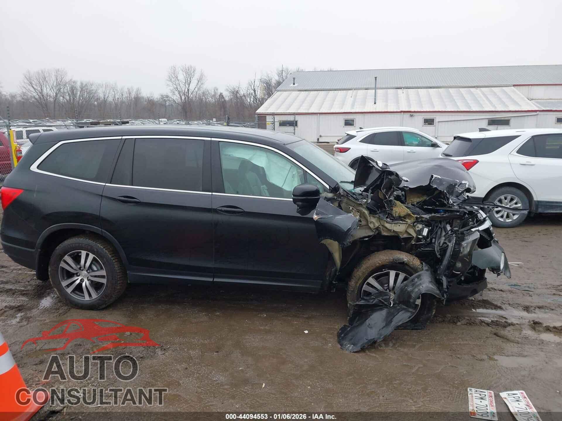 HONDA PILOT 2017 - 5FNYF6H76HB093982