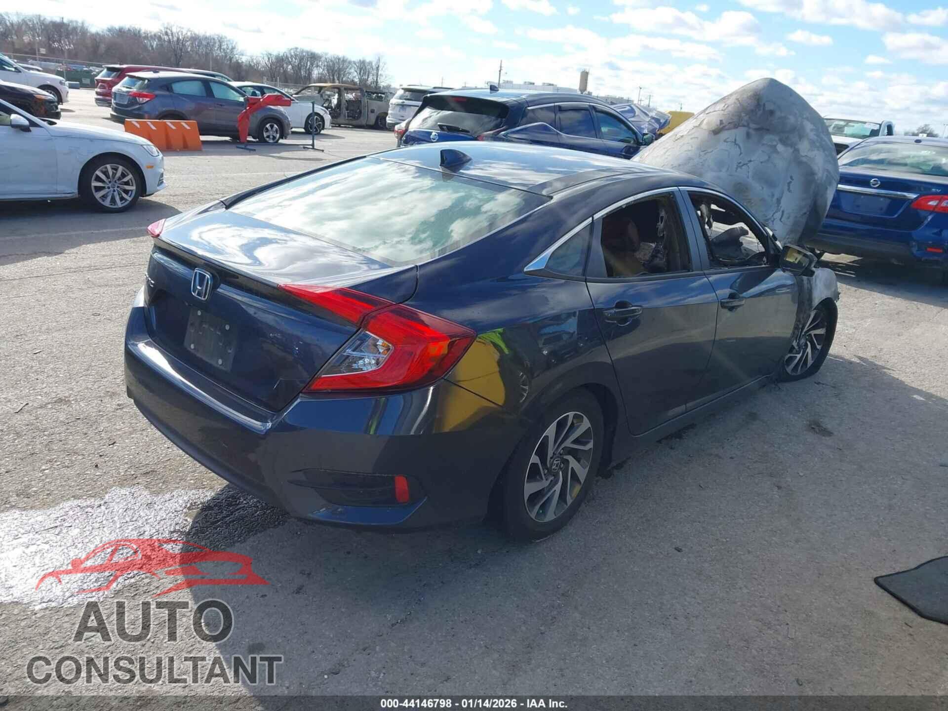 HONDA CIVIC 2018 - 19XFC2F77JE035080