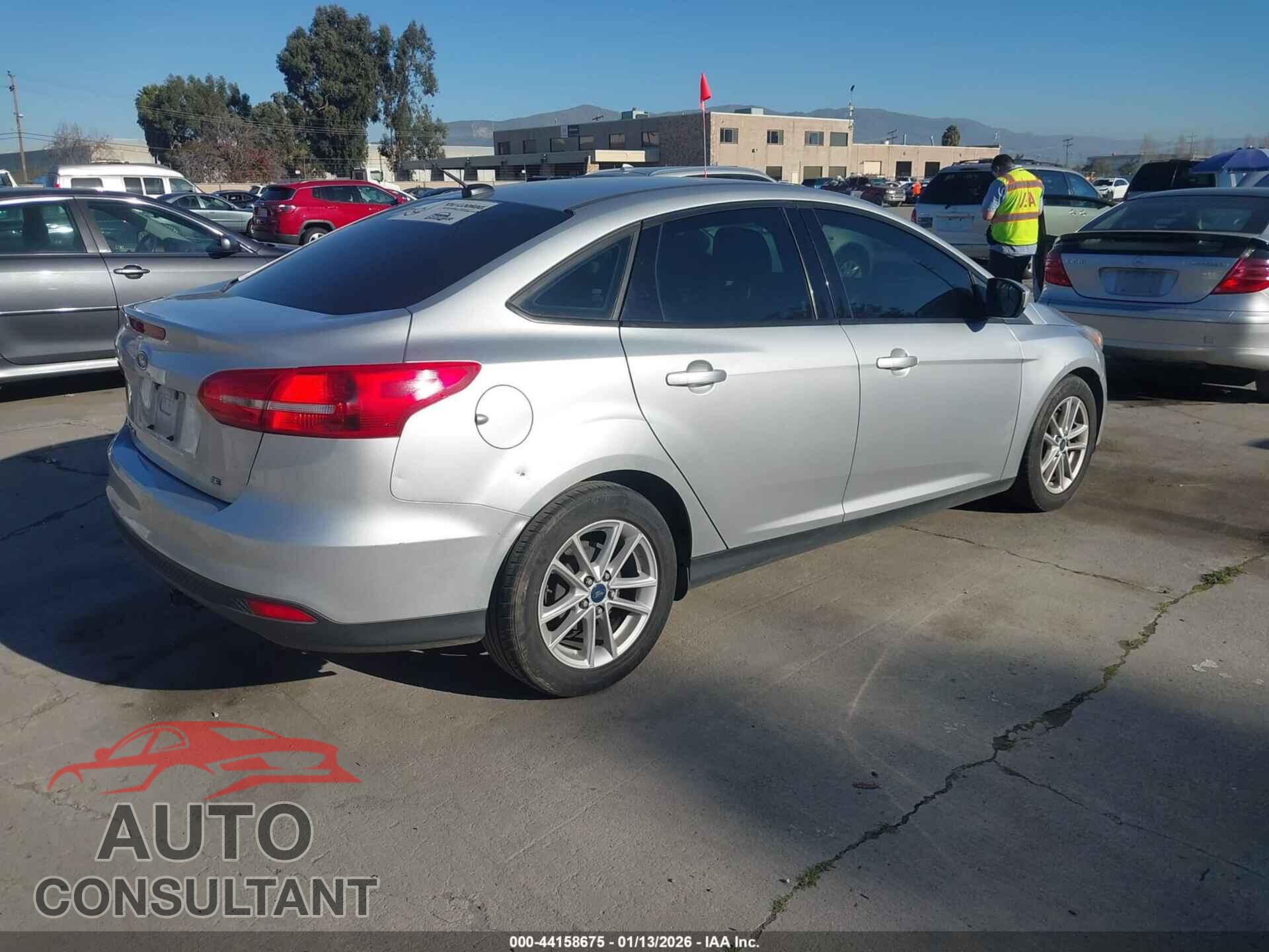 FORD FOCUS 2018 - 1FADP3F21JL207588