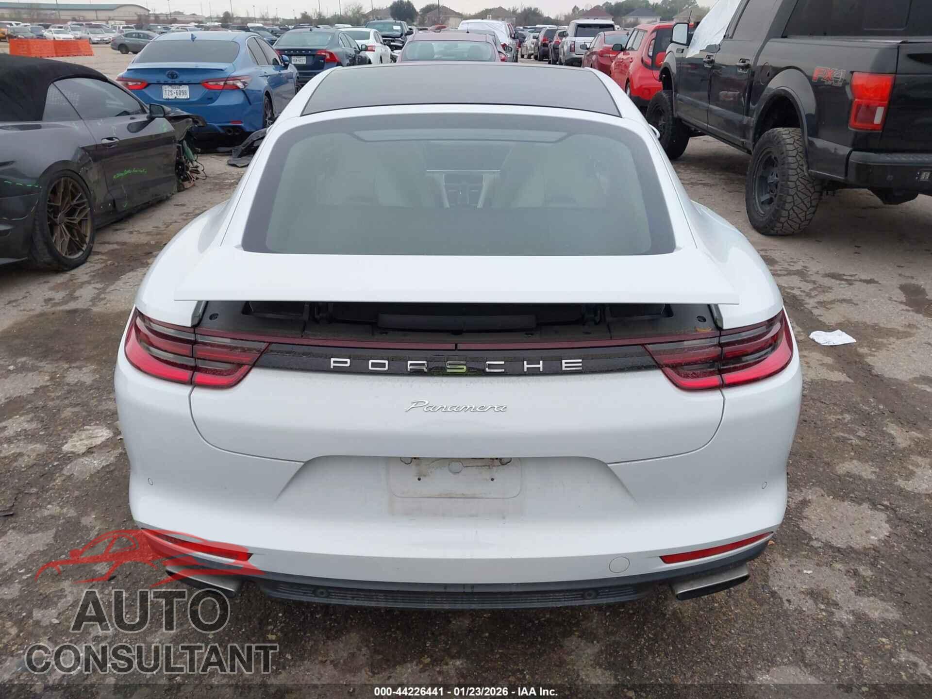 PORSCHE PANAMERA 2018 - WP0AA2A77JL110388