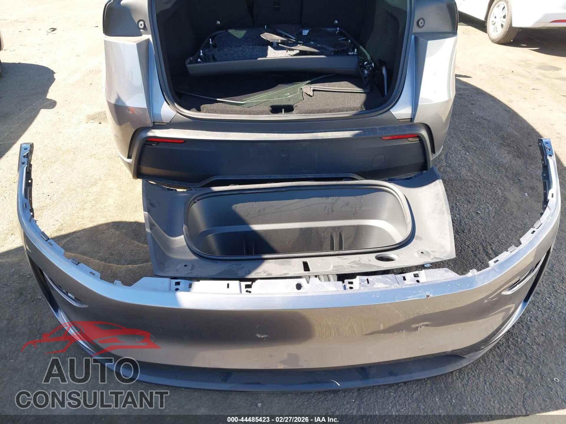 TESLA MODEL Y 2026 - 7SAYGDEDXTF417393