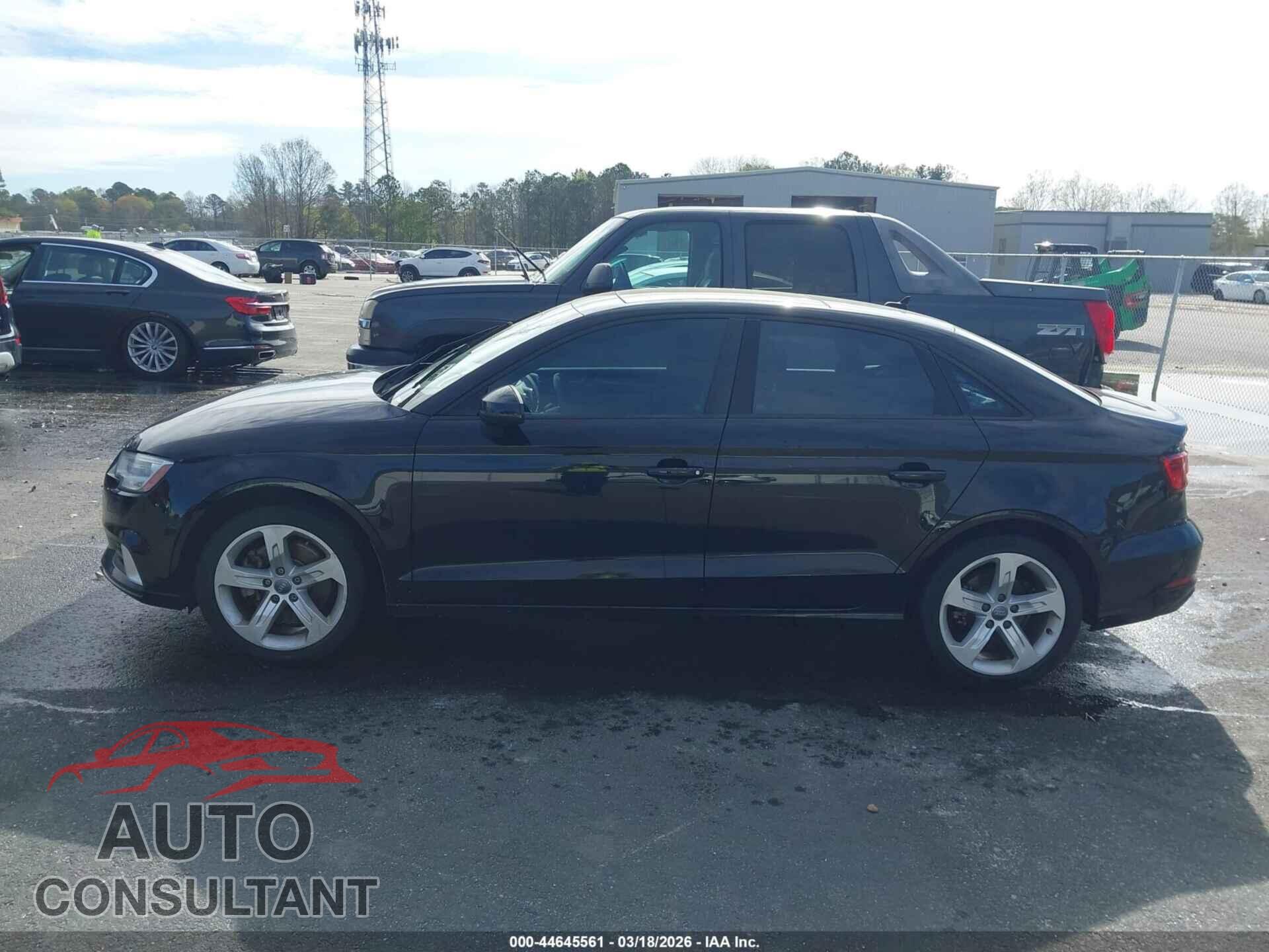 AUDI A3 2018 - WAUAUGFF6J1002969