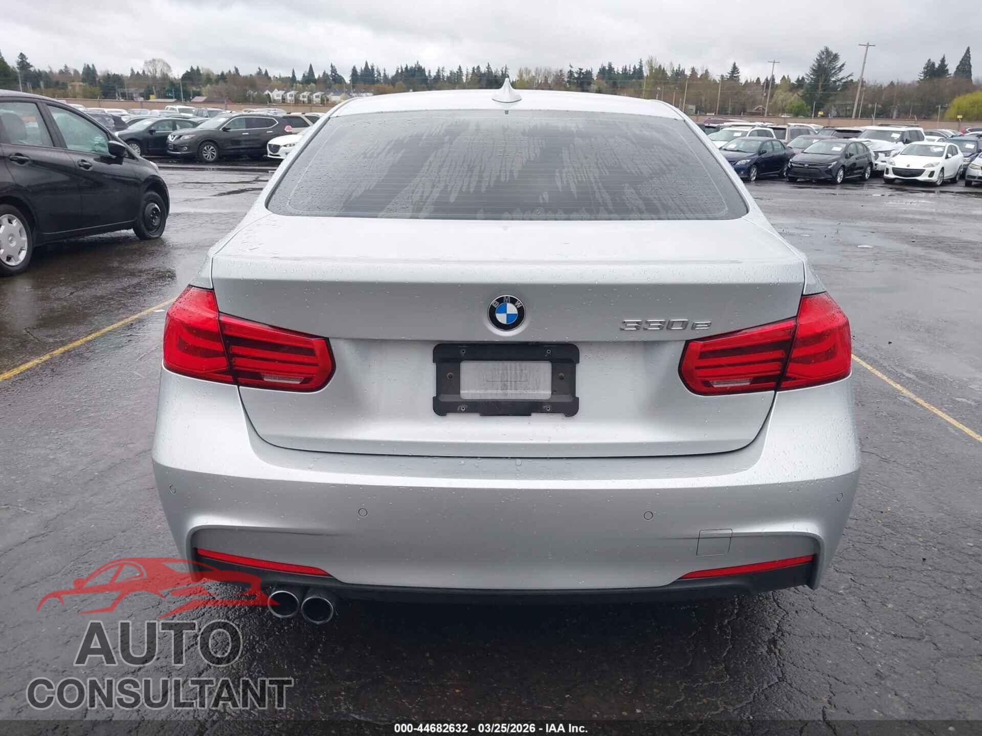 BMW 330E 2017 - WBA8E1C37HA029384