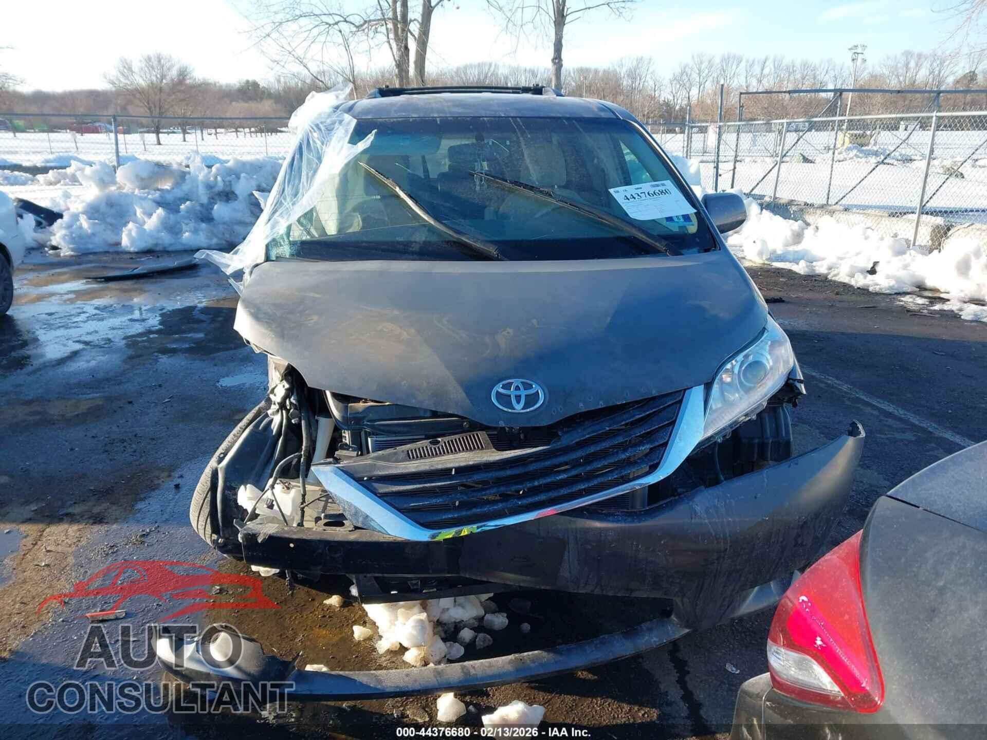 TOYOTA SIENNA 2011 - 5TDKK3DC0BS166429