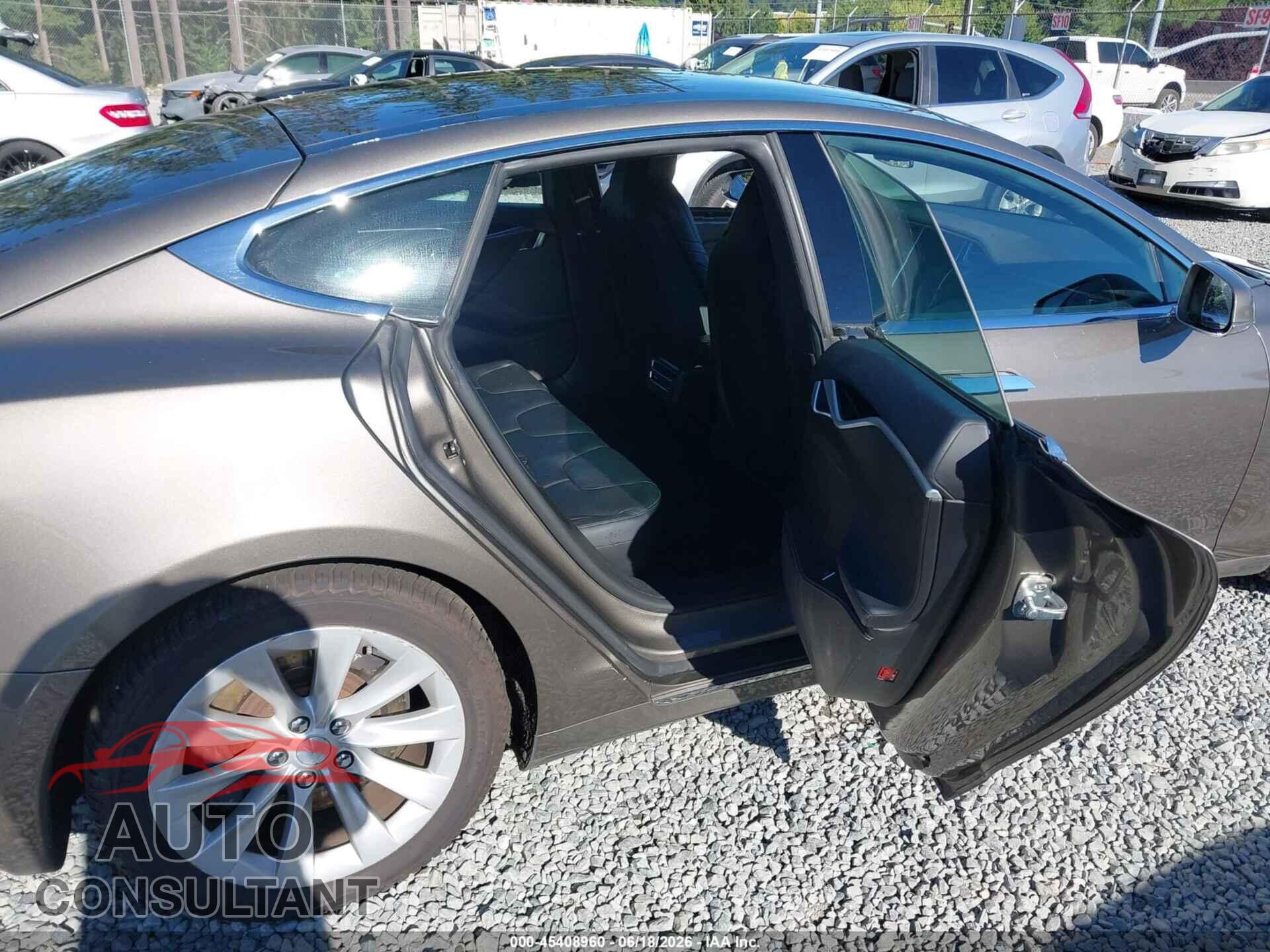 TESLA MODEL S 2016 - 5YJSA1E2XGF152451