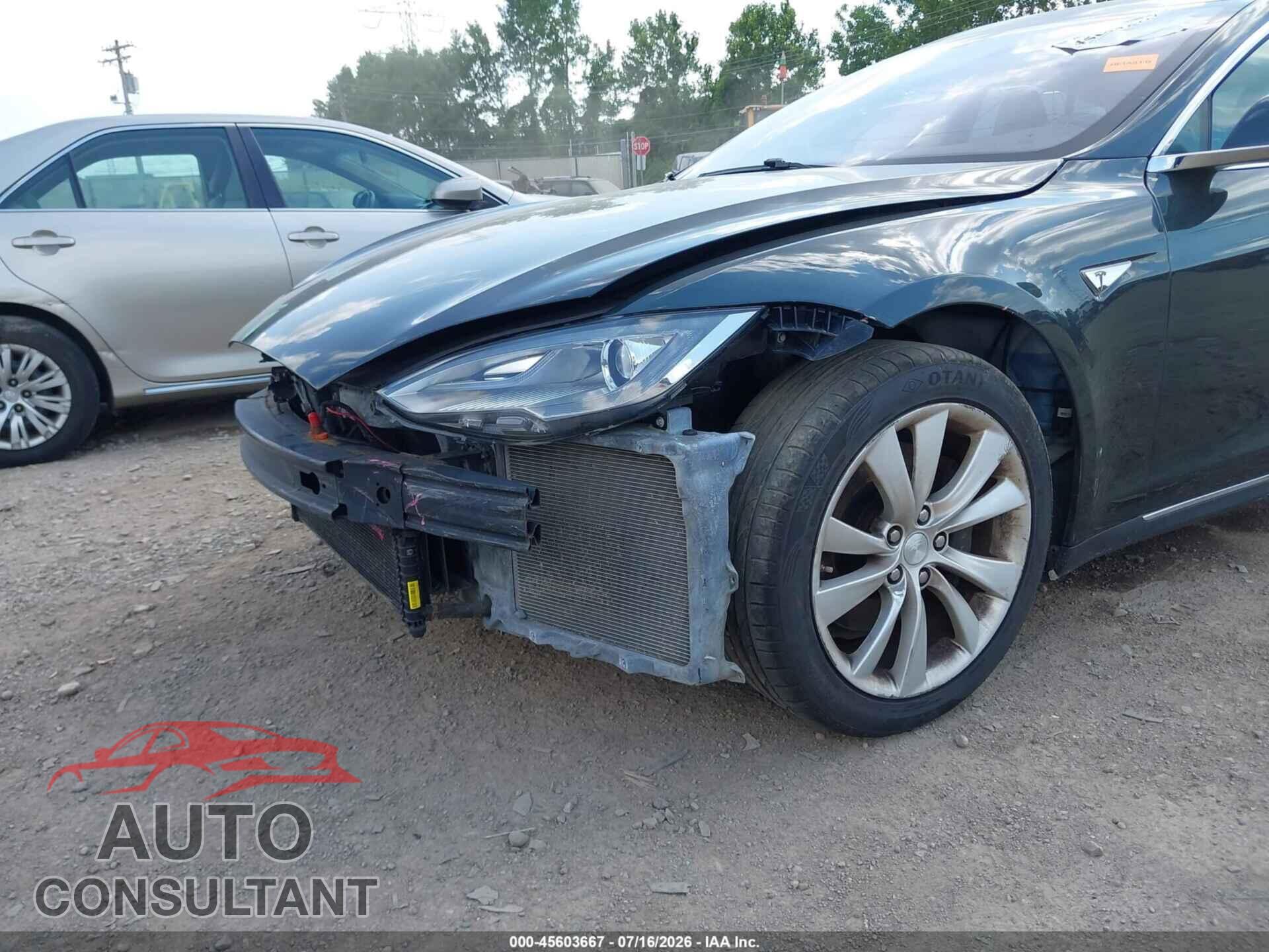 TESLA MODEL S 2013 - 5YJSA1CP2DFP27572