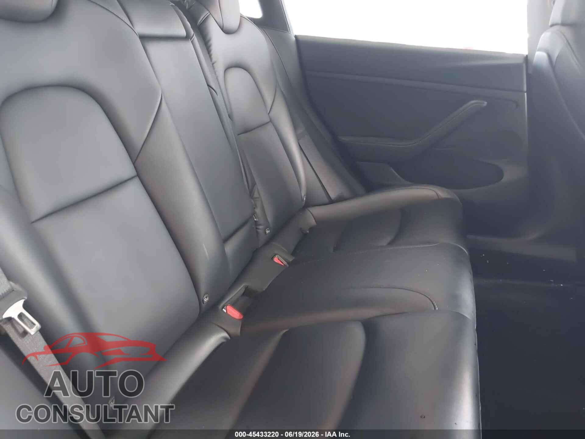 TESLA MODEL 3 2021 - 5YJ3E1EA8MF045443