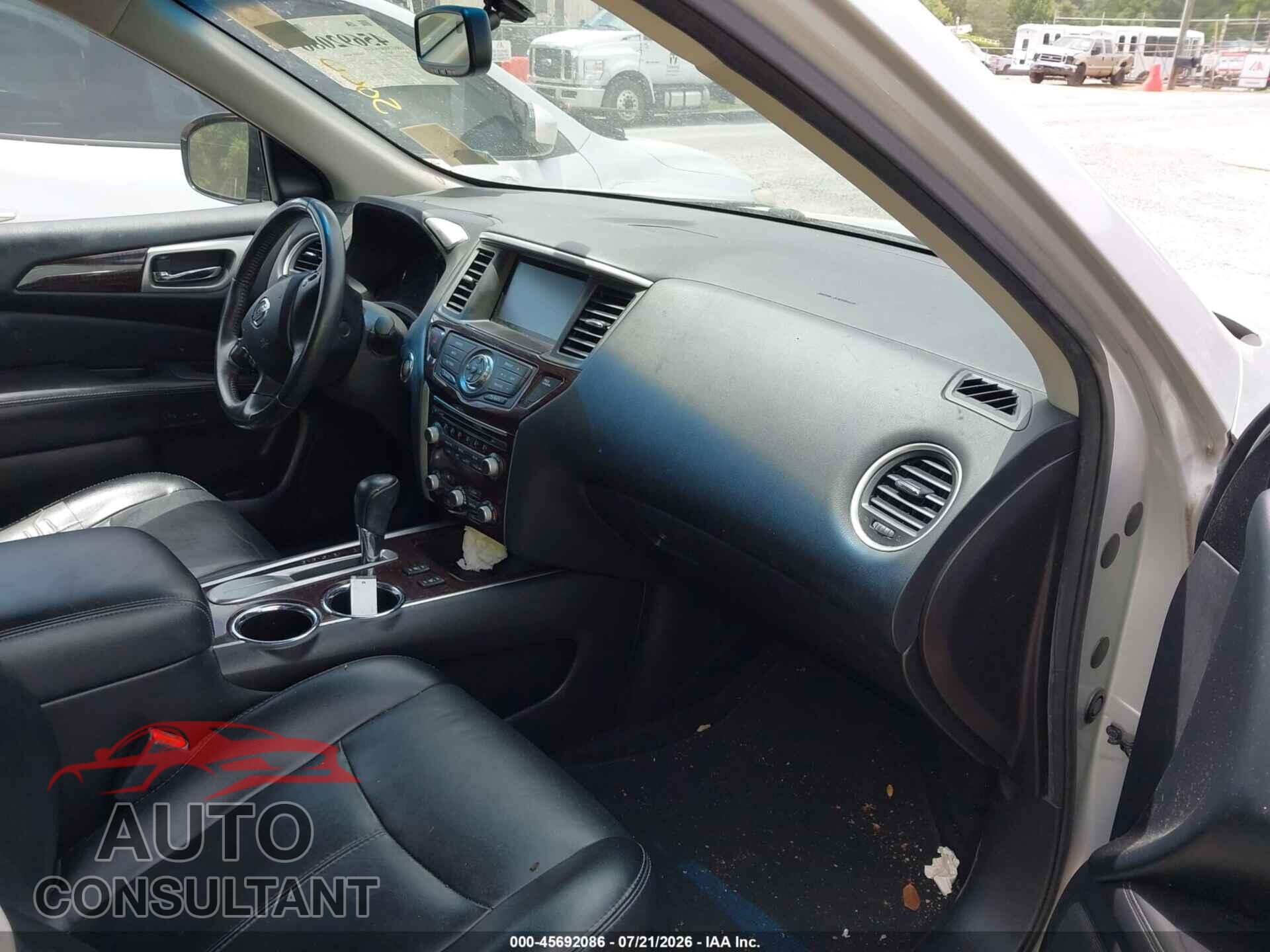 NISSAN PATHFINDER 2015 - 5N1AR2MN0FC611855