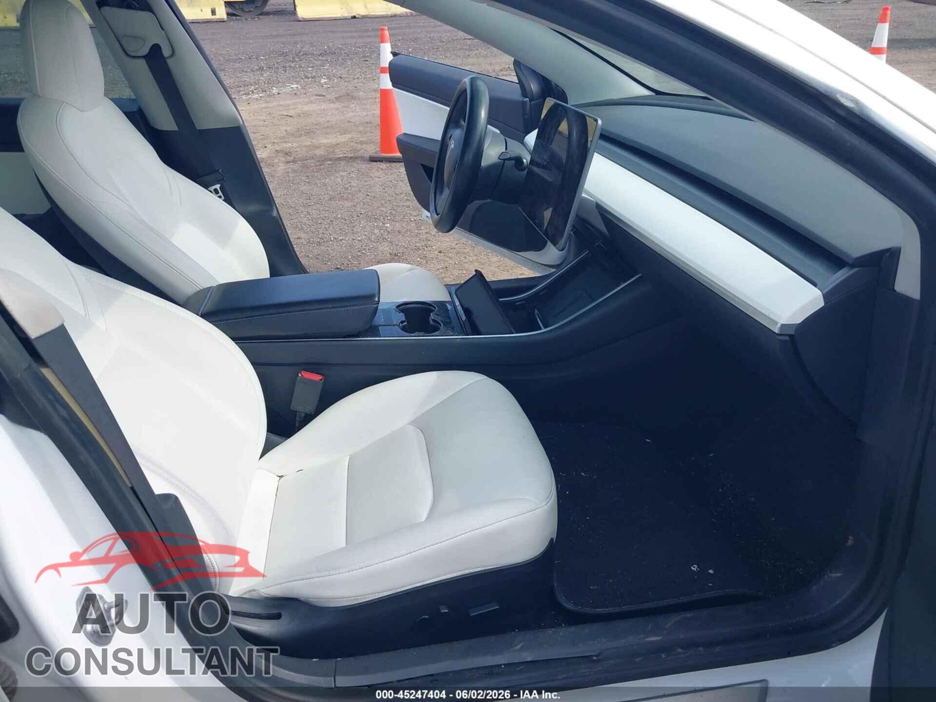 TESLA MODEL 3 2020 - 5YJ3E1EC2LF784243