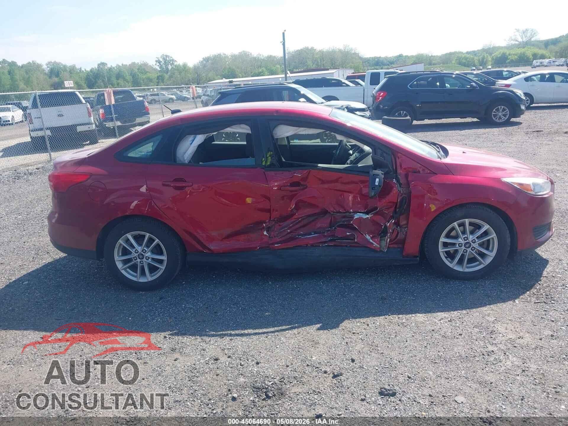 FORD FOCUS 2017 - 1FADP3F28HL262677