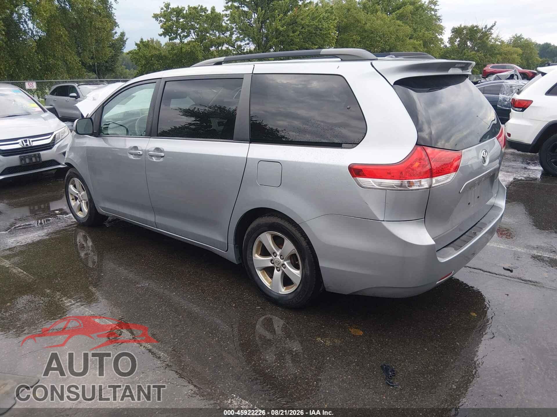 TOYOTA SIENNA 2013 - 5TDKK3DC8DS386114