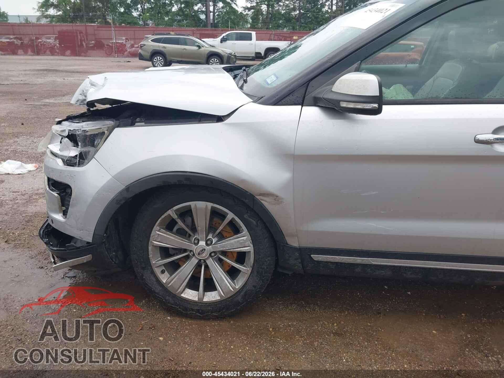 FORD EXPLORER 2018 - 1FM5K7F8XJGB57674