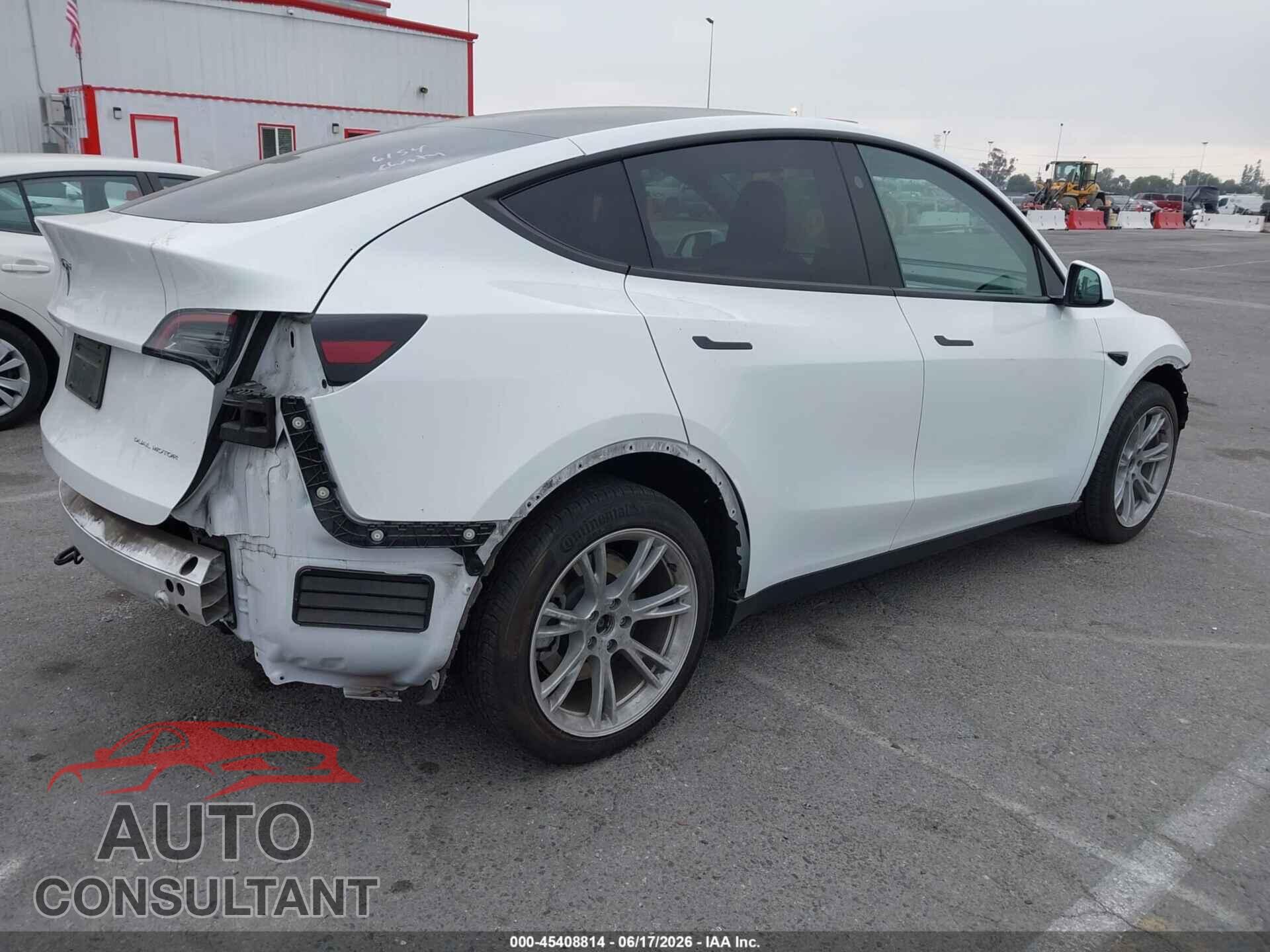 TESLA MODEL Y 2023 - 7SAYGAEEXPF942015