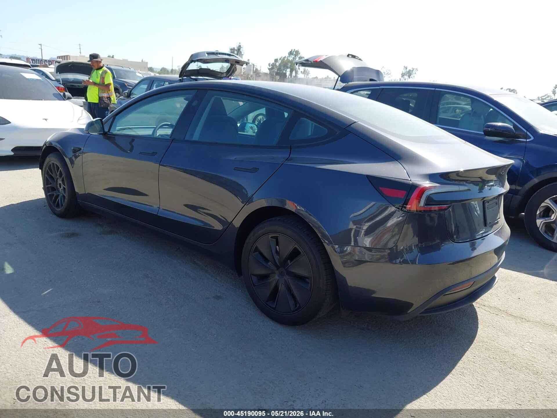 TESLA MODEL 3 2024 - 5YJ3E1EA6RF747137