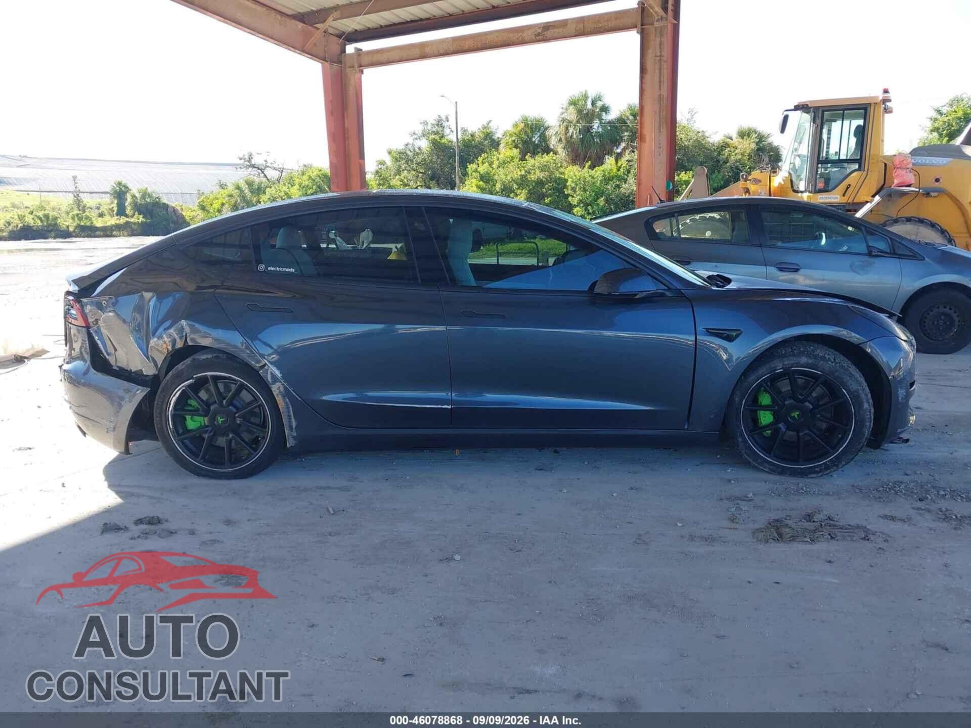 TESLA MODEL 3 2018 - 5YJ3E1EA0JF166771