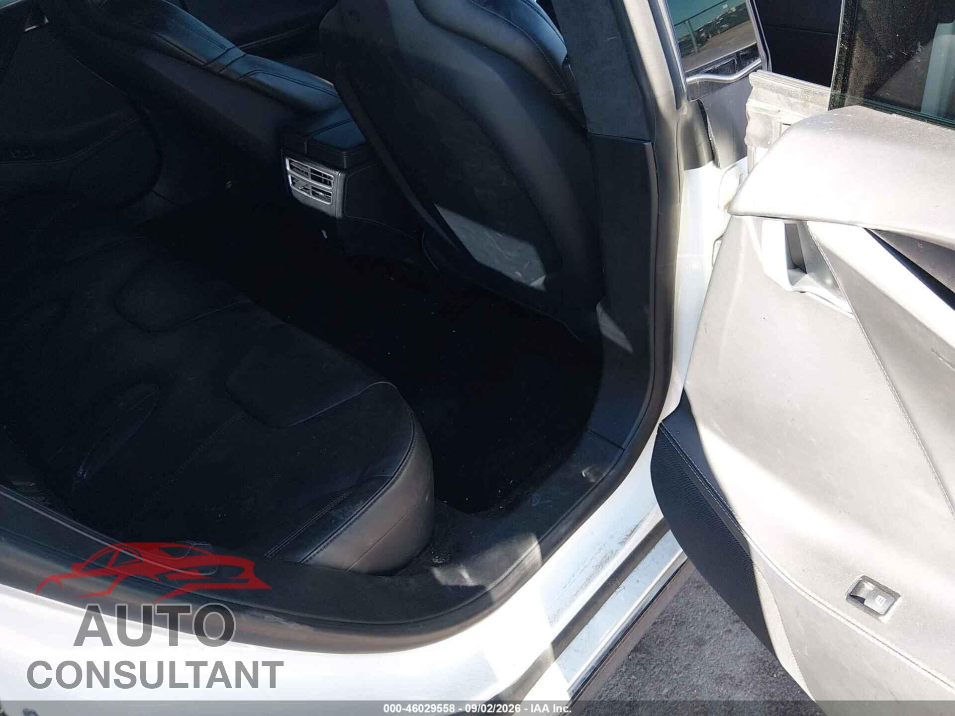 TESLA MODEL S 2015 - 5YJSA1E48FF117259
