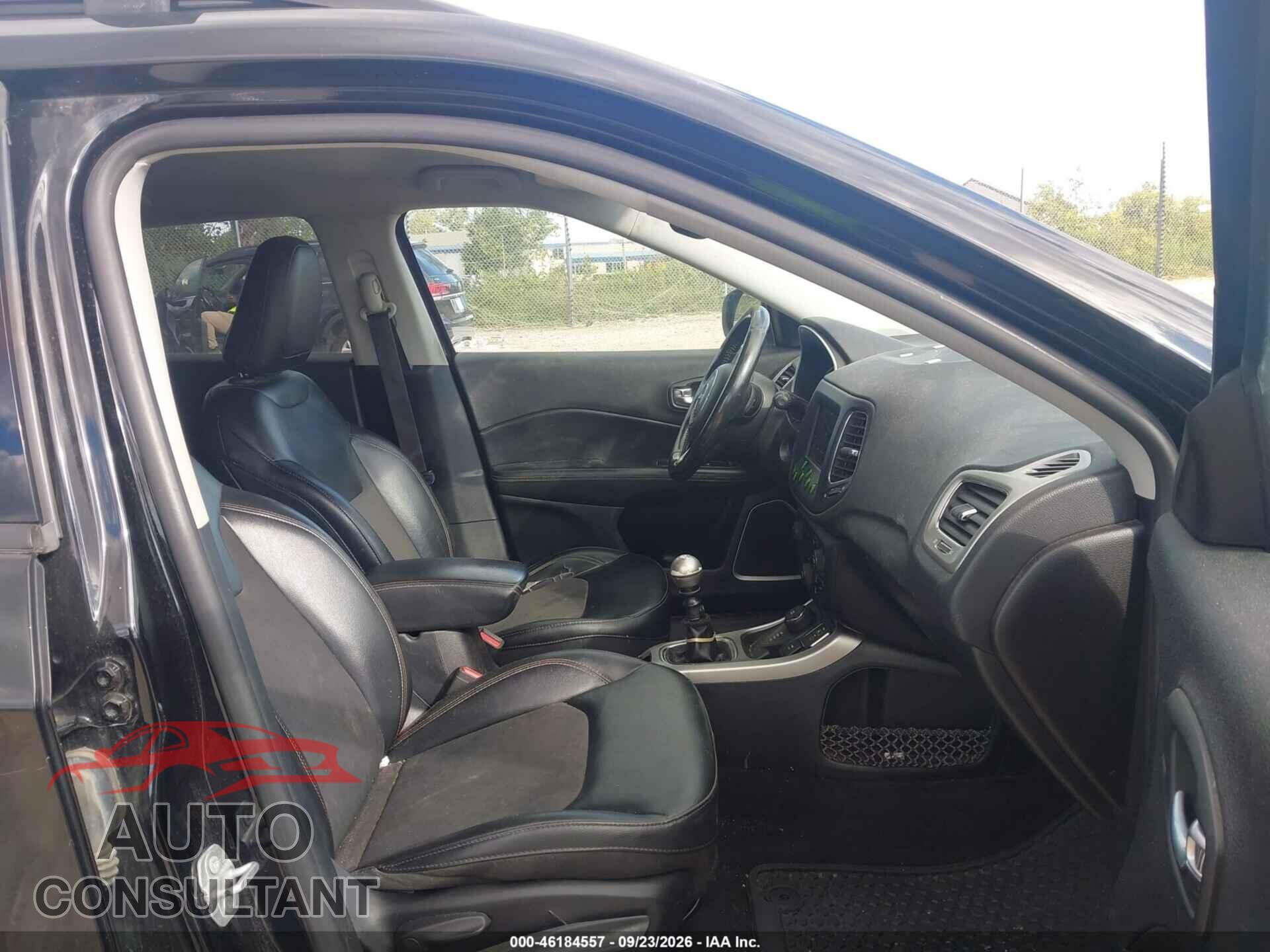 JEEP COMPASS 2019 - 3C4NJDBB8KT838792