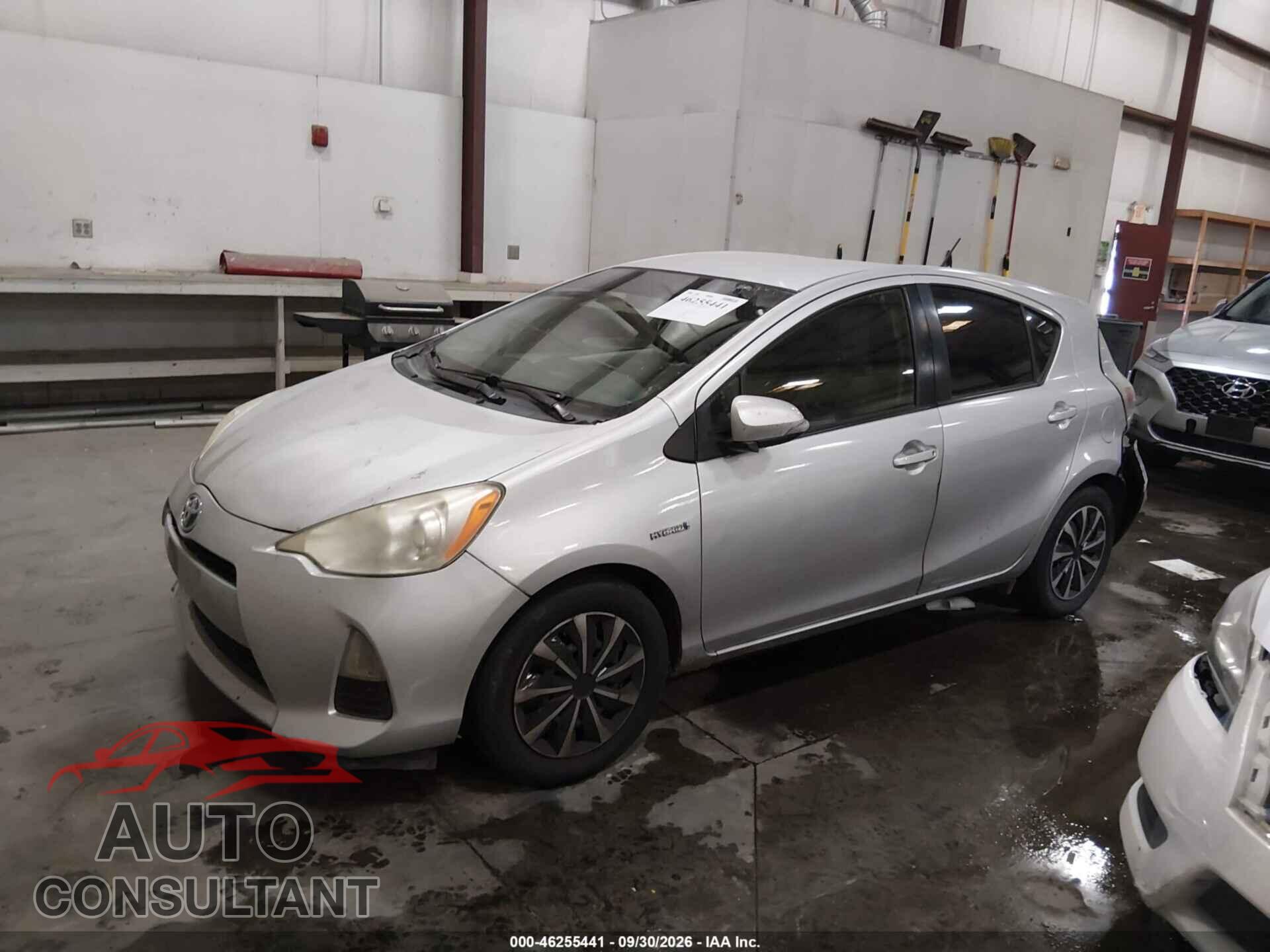 TOYOTA PRIUS C 2014 - JTDKDTB37E1074152