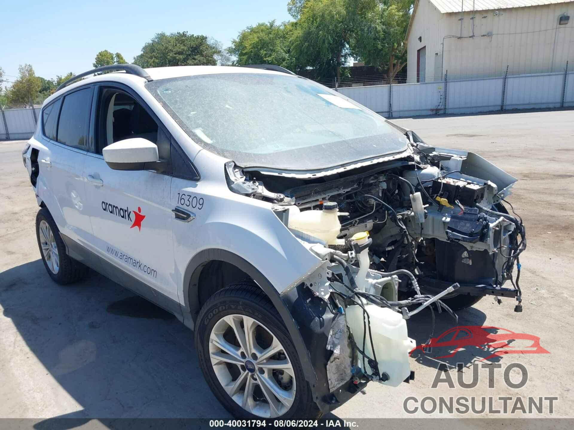 FORD ESCAPE 2018 - 1FMCU0GD5JUB16309