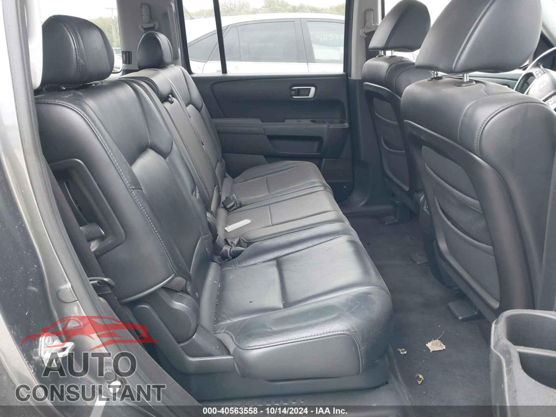 HONDA PILOT 2011 - 5FNYF4H56BB036210