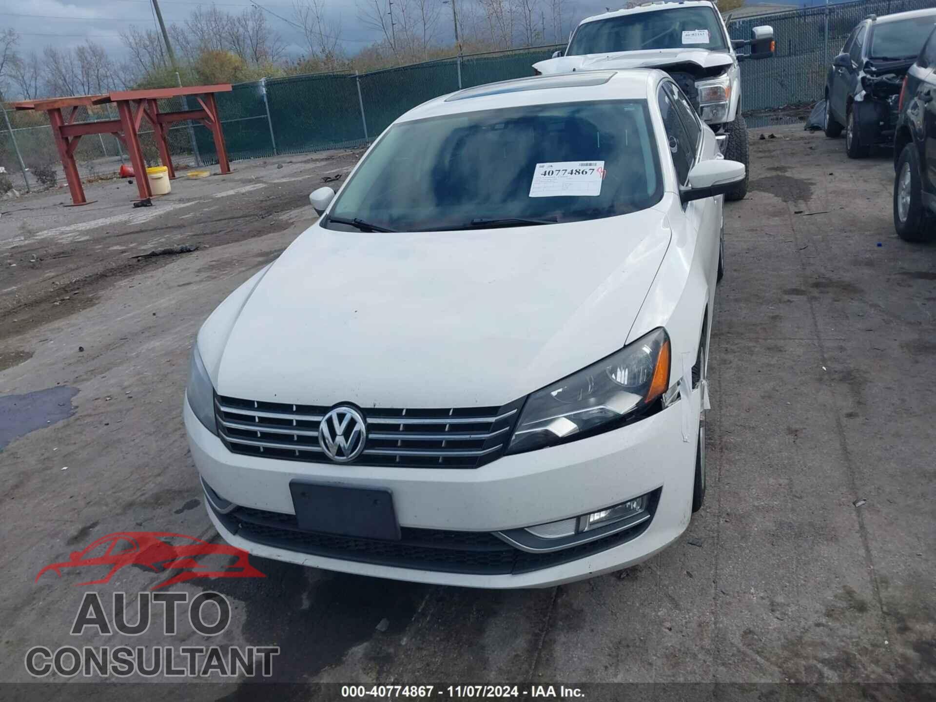 VOLKSWAGEN PASSAT 2014 - 1VWCN7A30EC005329