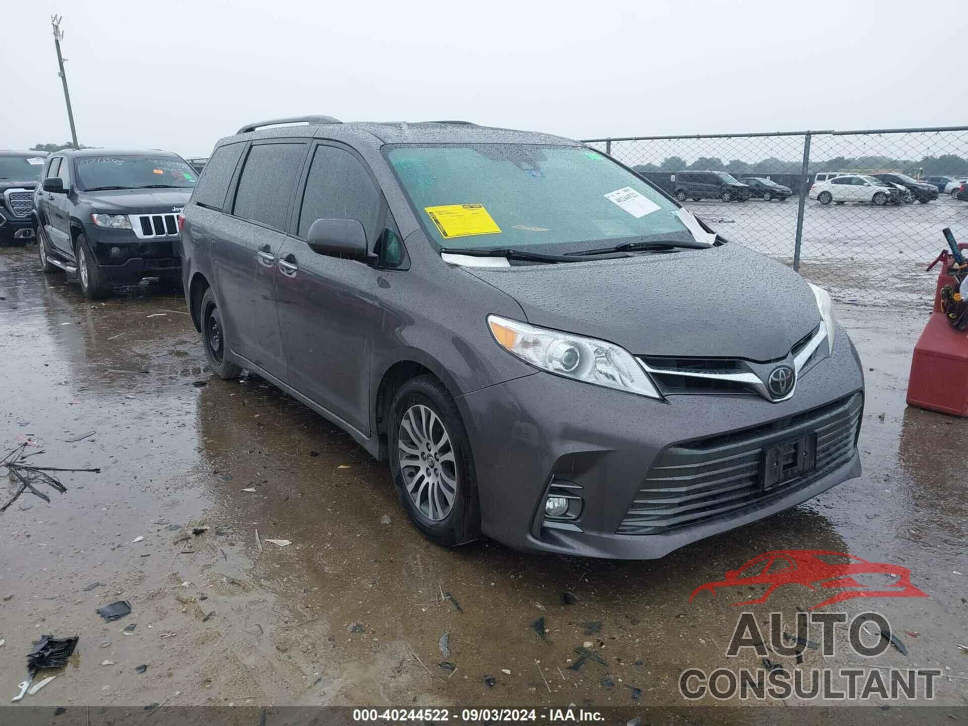 TOYOTA SIENNA 2018 - 5TDYZ3DC8JS965895