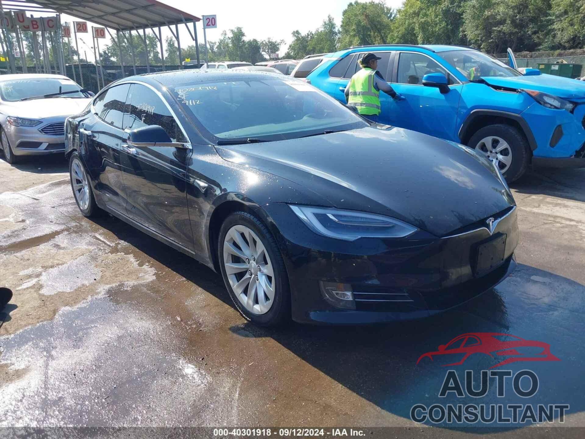 TESLA MODEL S 2018 - 5YJSA1E27JF275454